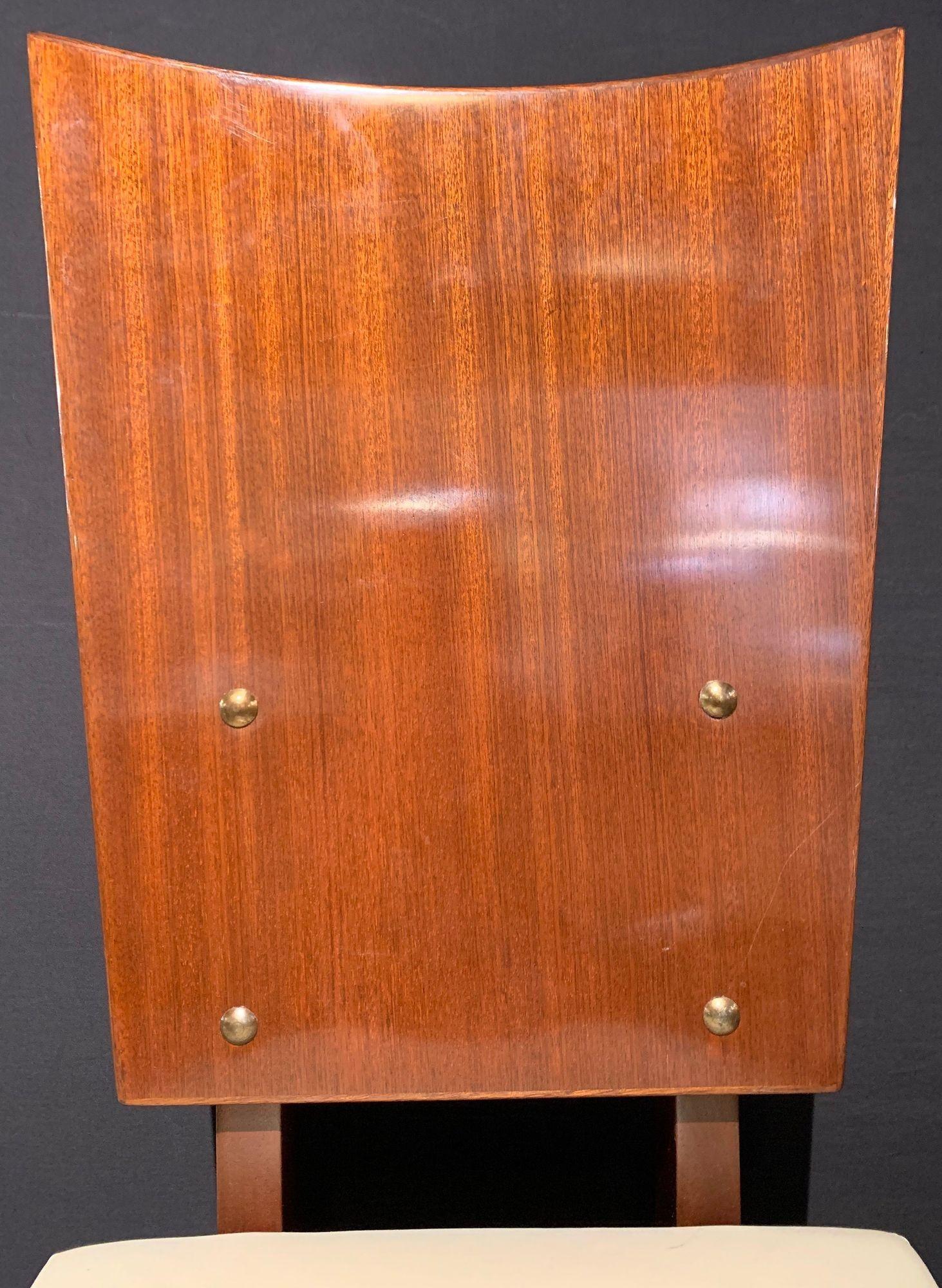 Ensemble de cinq chaises de salle à manger / chaises d'appoint françaises de style Andre Modernity du milieu du siècle dernier Bon état - En vente à Manhasset, NY