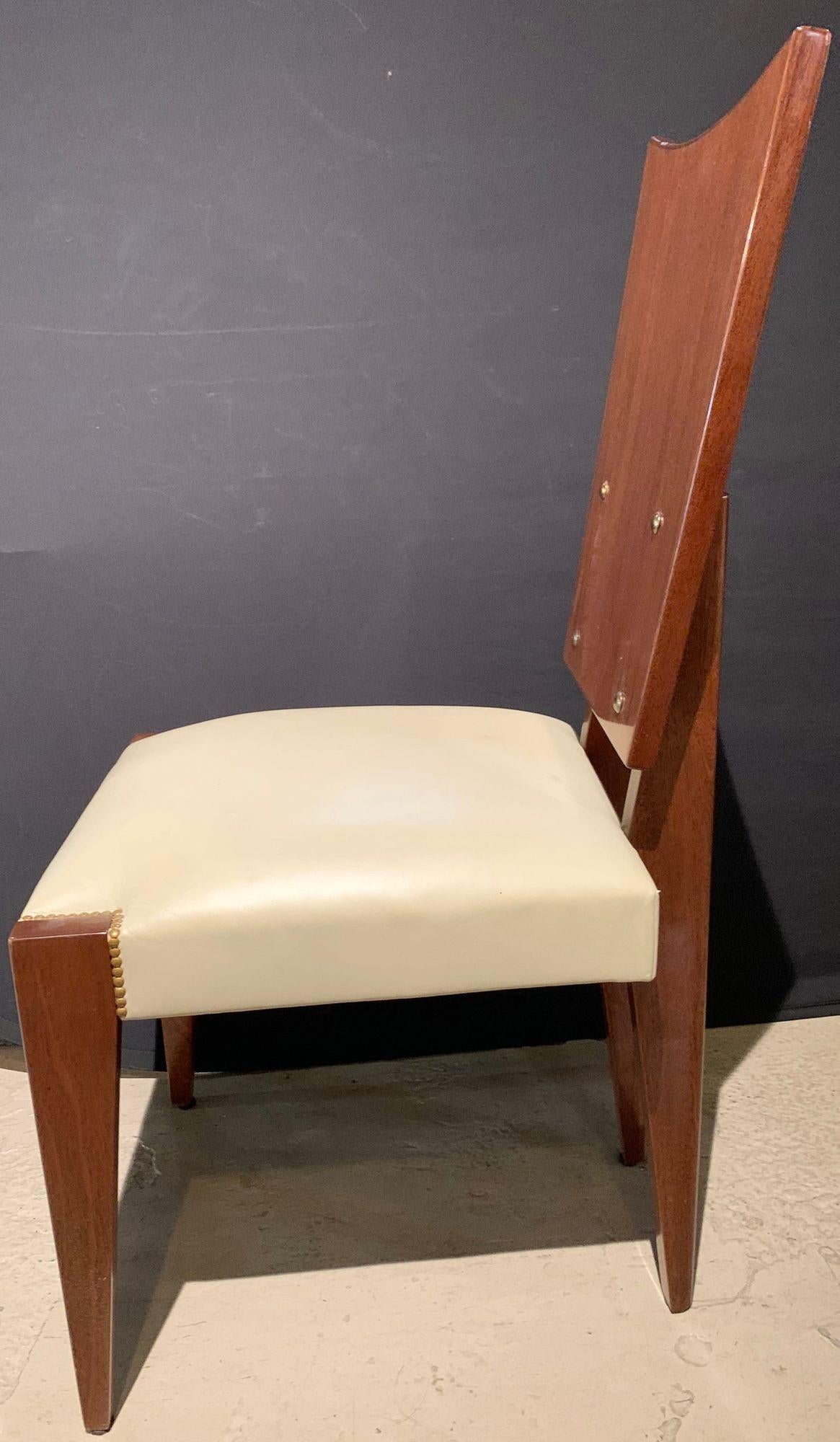 Satz von fünf französischen Ess-/Beistellstühlen im Andre Sornay-Stil aus der Mitte des Jahrhunderts im Angebot 1
