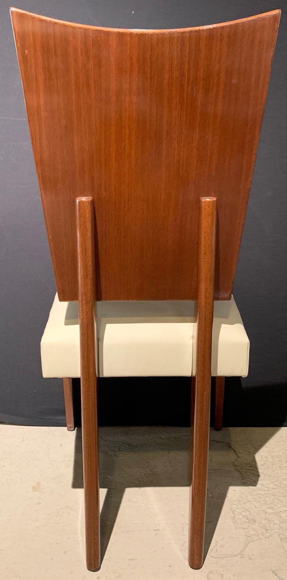 Satz von fünf französischen Ess-/Beistellstühlen im Andre Sornay-Stil aus der Mitte des Jahrhunderts im Angebot 2