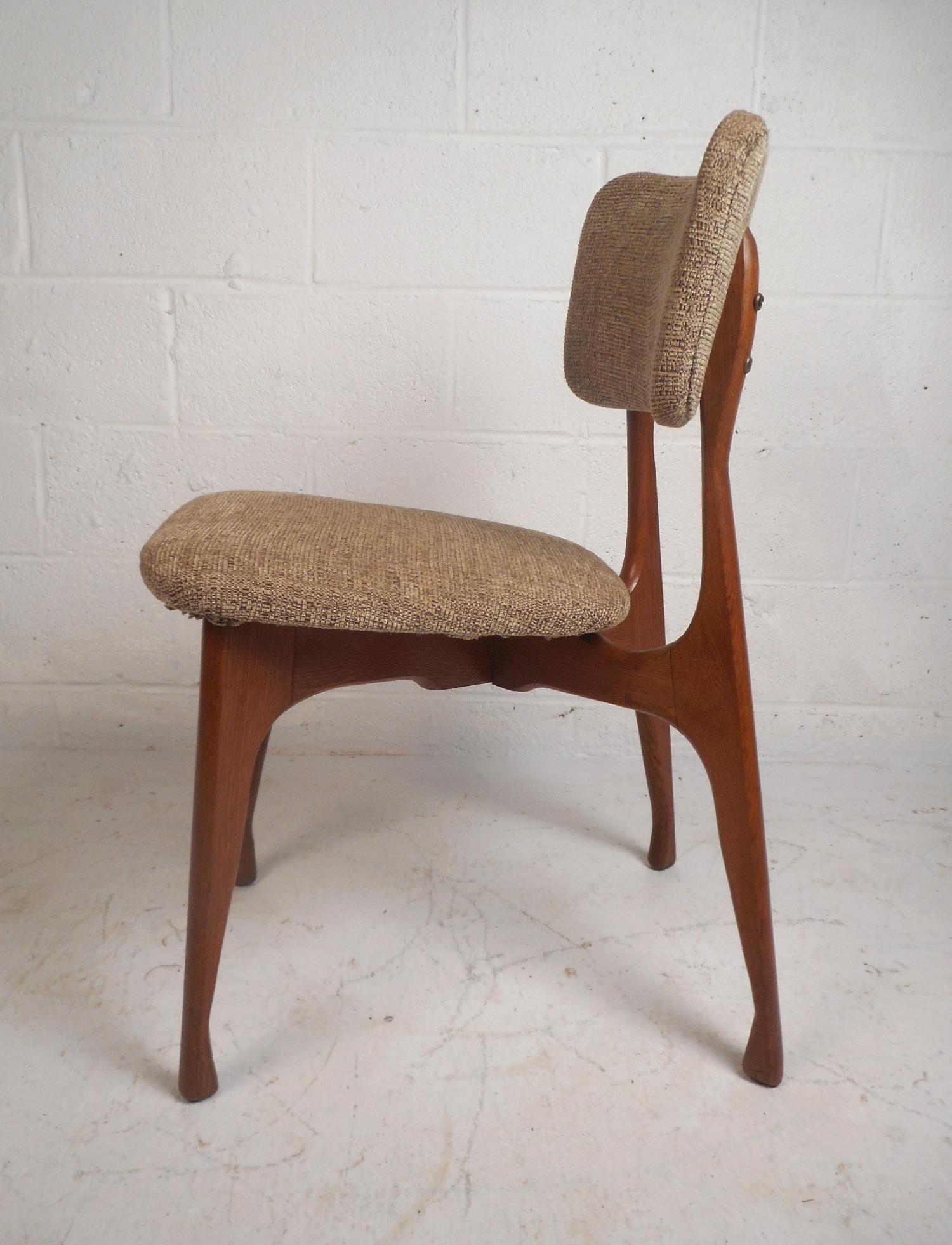 Set of Five Midcentury Finn Juhl Style Dining Chairs In Good Condition In Brooklyn, NY