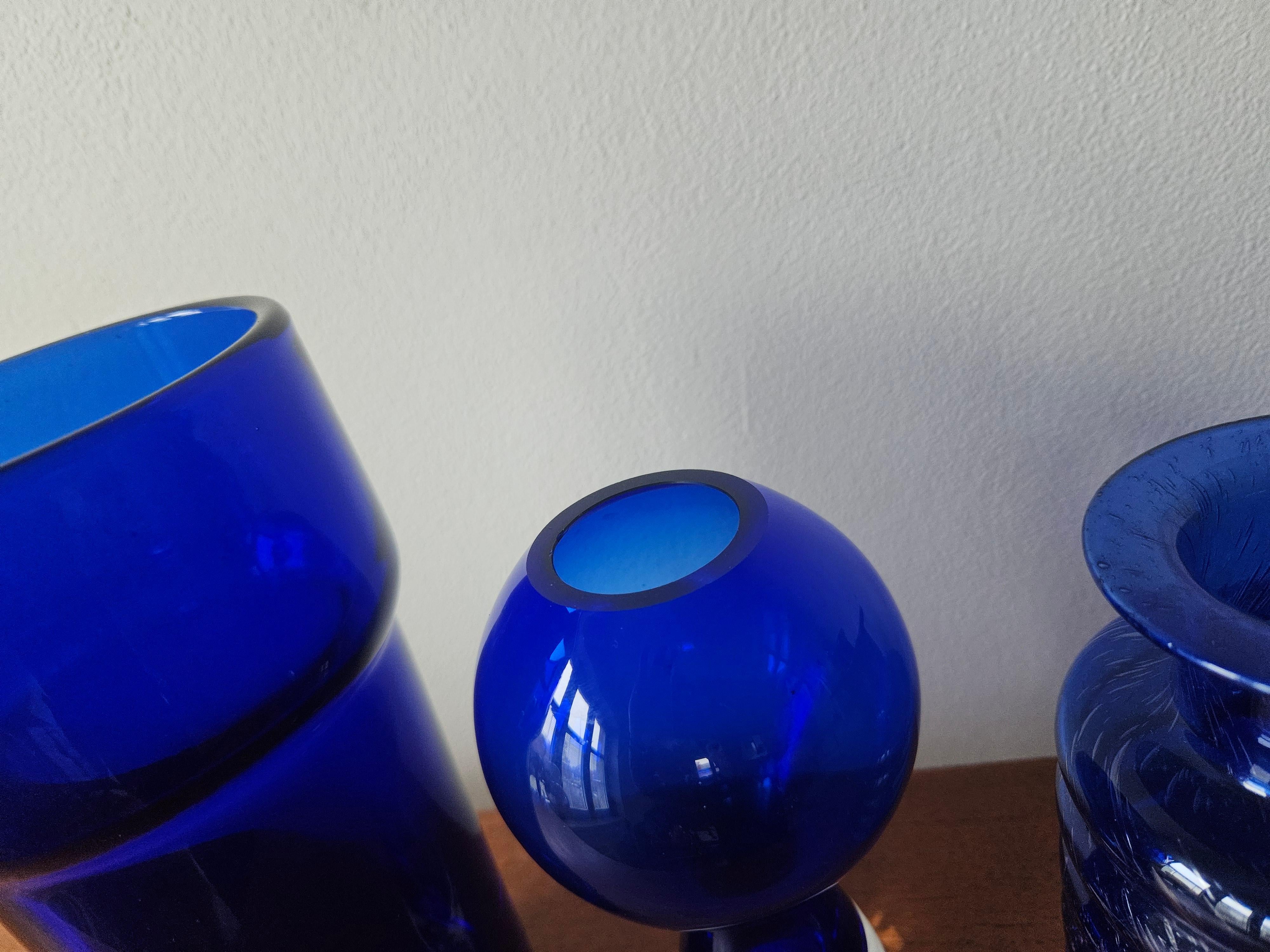 Vetro Set di cinque vasi del Medioevo in vetro cobalto, Harzkristall, Marita Voigt, anni '70 in vendita