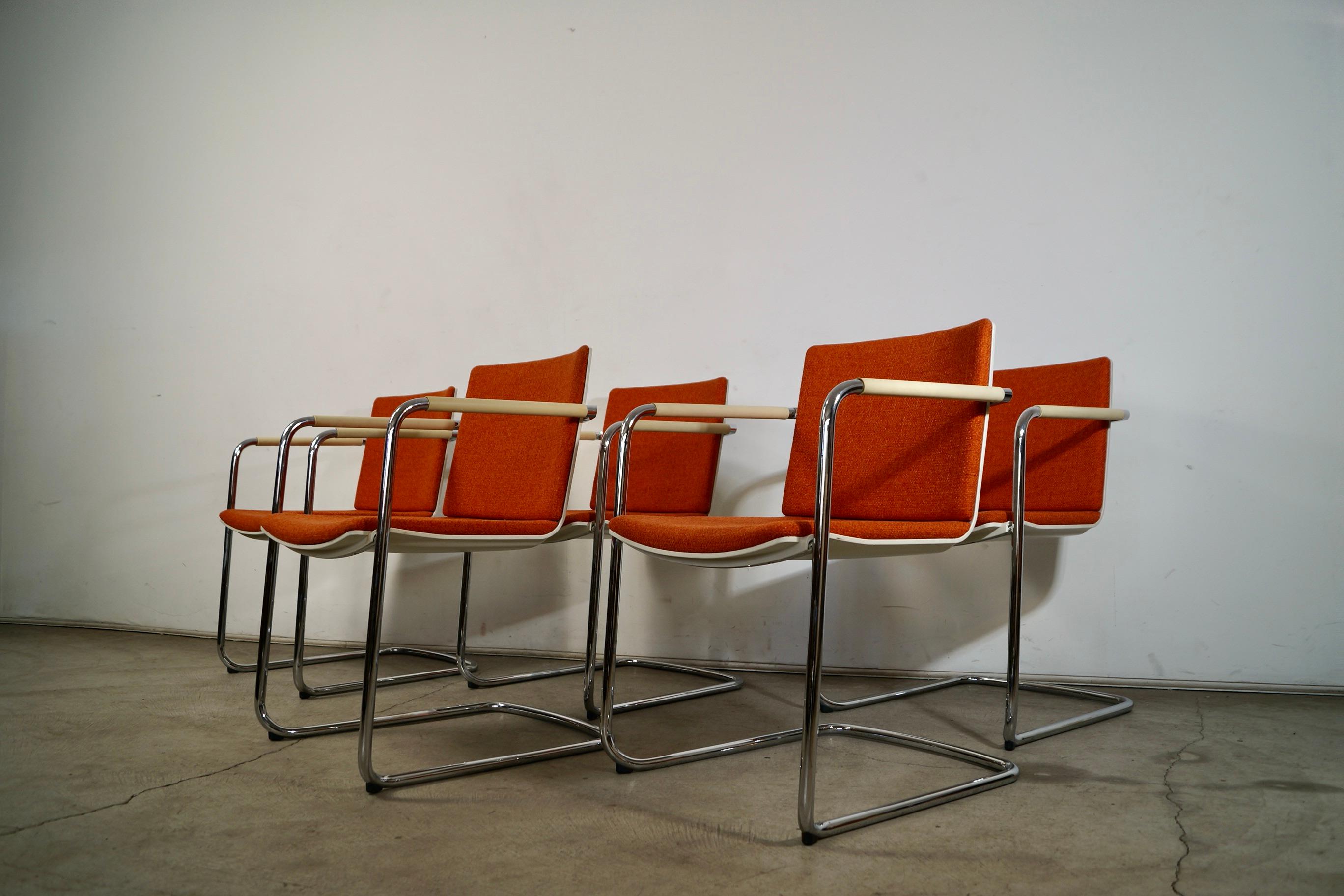 Juego de cinco sillones cantilever cromados estilo Milo Baughman en Bueno estado para la venta en Burbank, CA