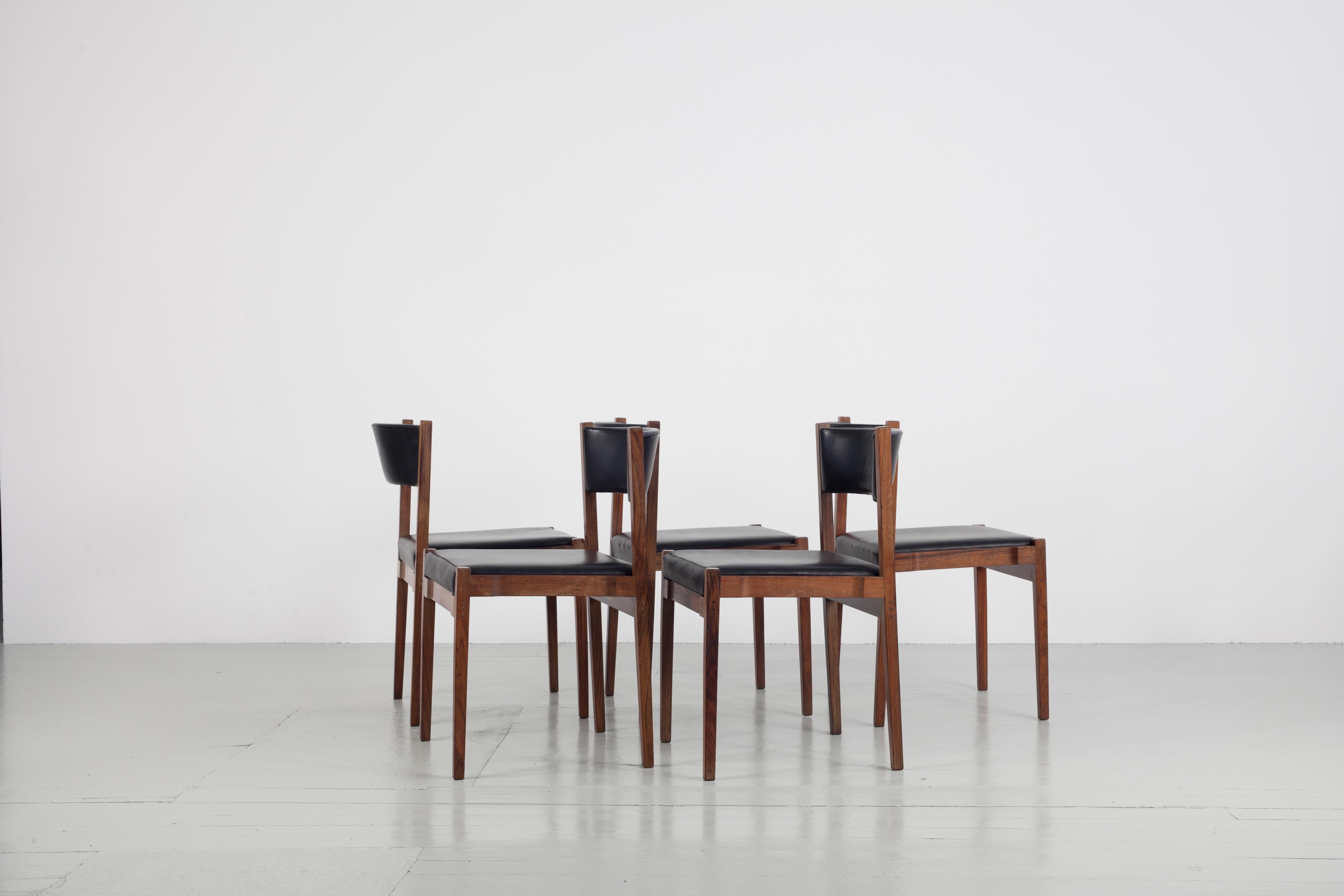 European Set of Five Model 104 Dining Chairs by Gianfranco Frattini for Cassina