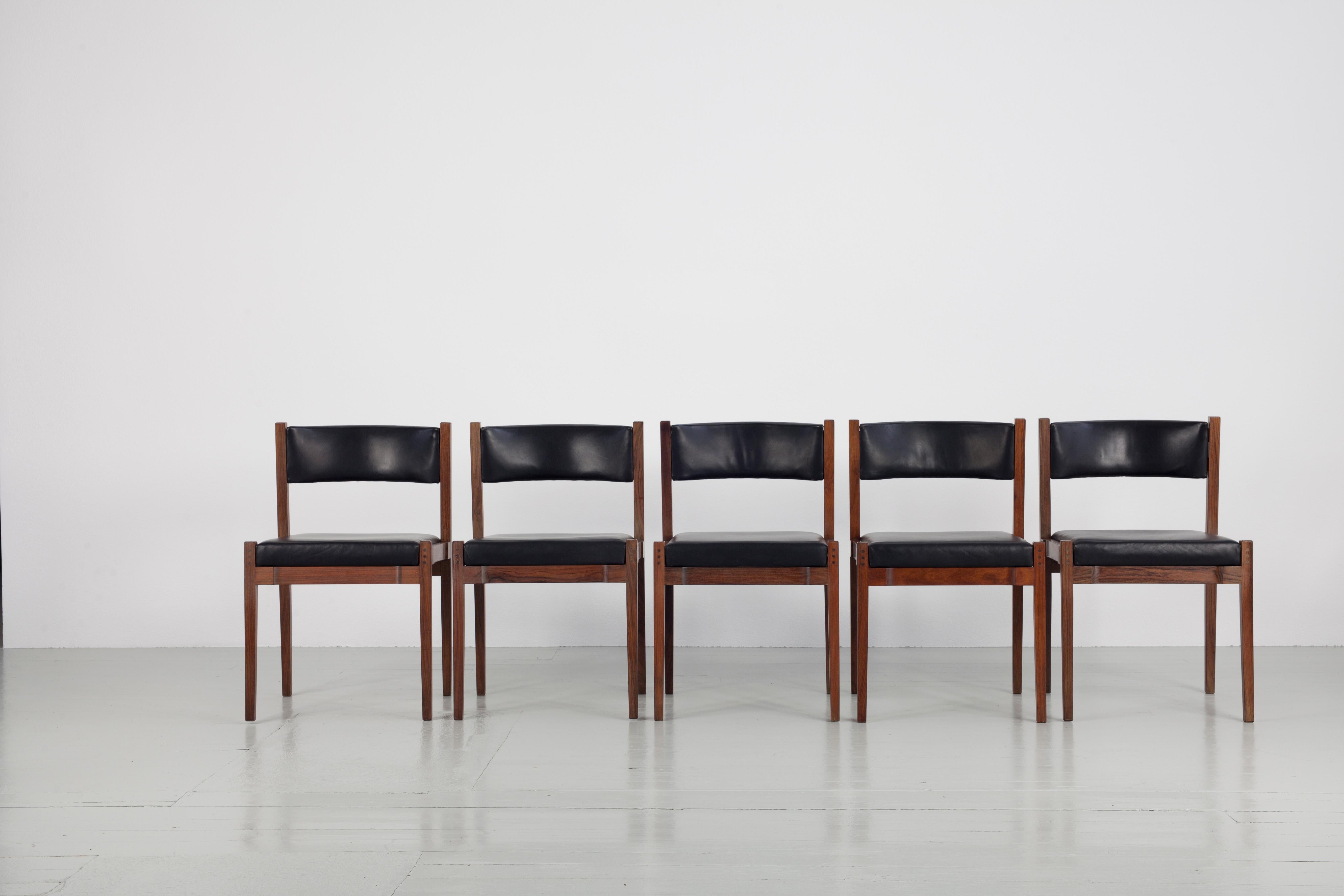 Mid-20th Century Set of Five Model 104 Dining Chairs by Gianfranco Frattini for Cassina
