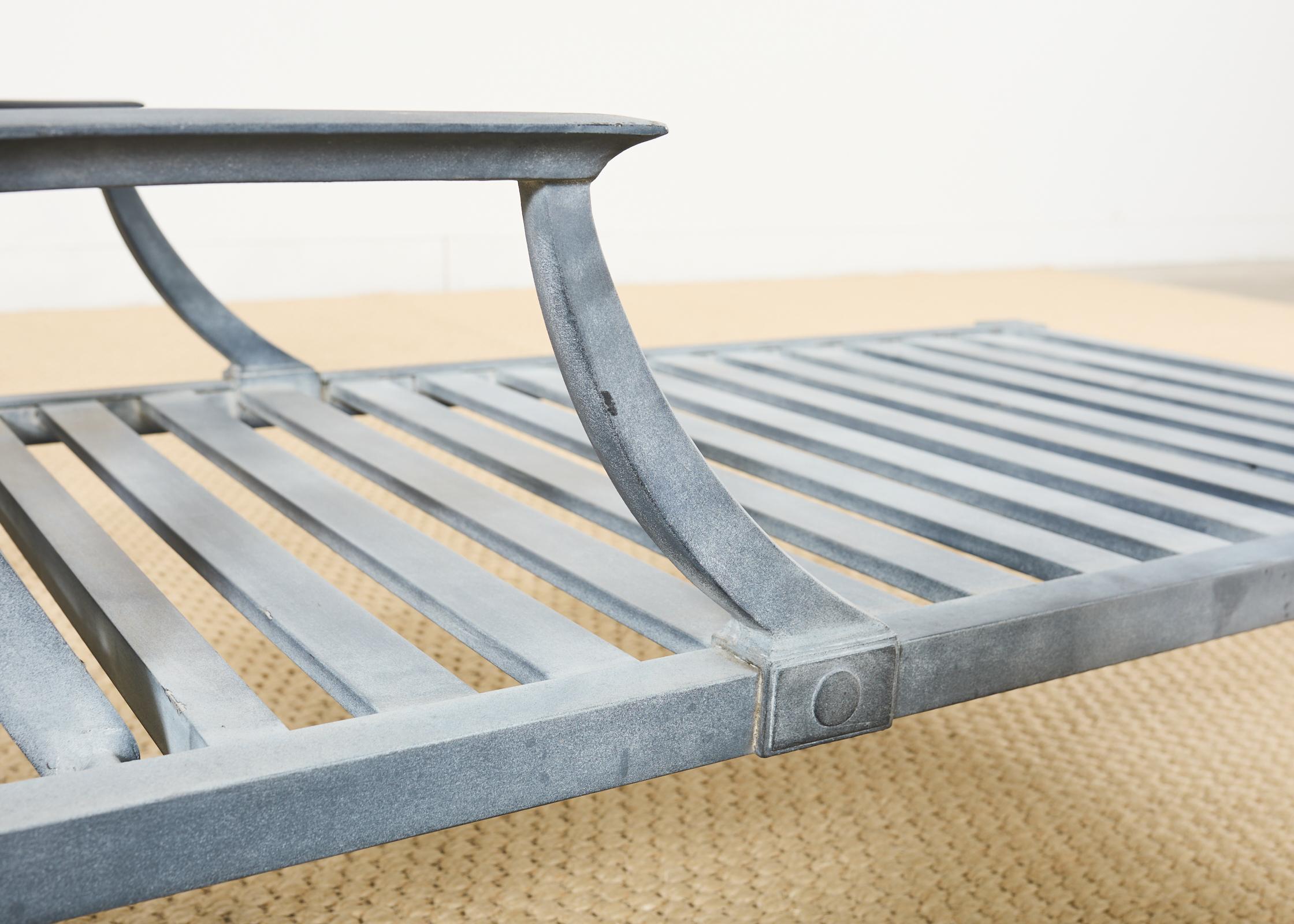 Ensemble de cinq fauteuils Klismos de style néoclassique Greco-Romain en vente 9
