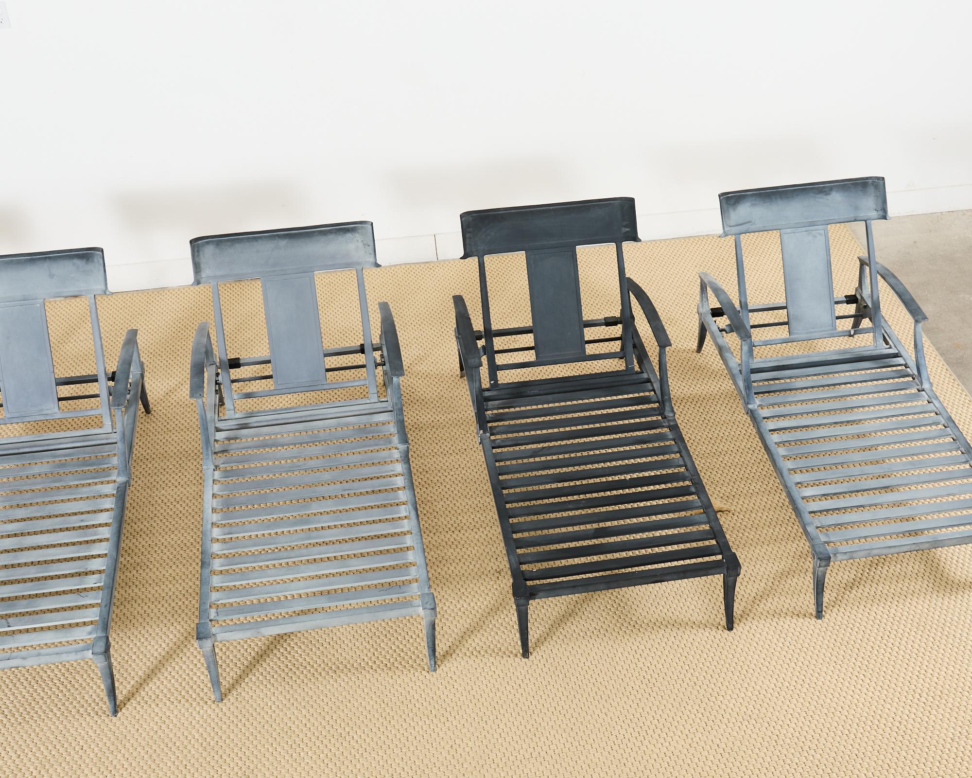 Ensemble de cinq fauteuils Klismos de style néoclassique Greco-Romain Bon état - En vente à Rio Vista, CA
