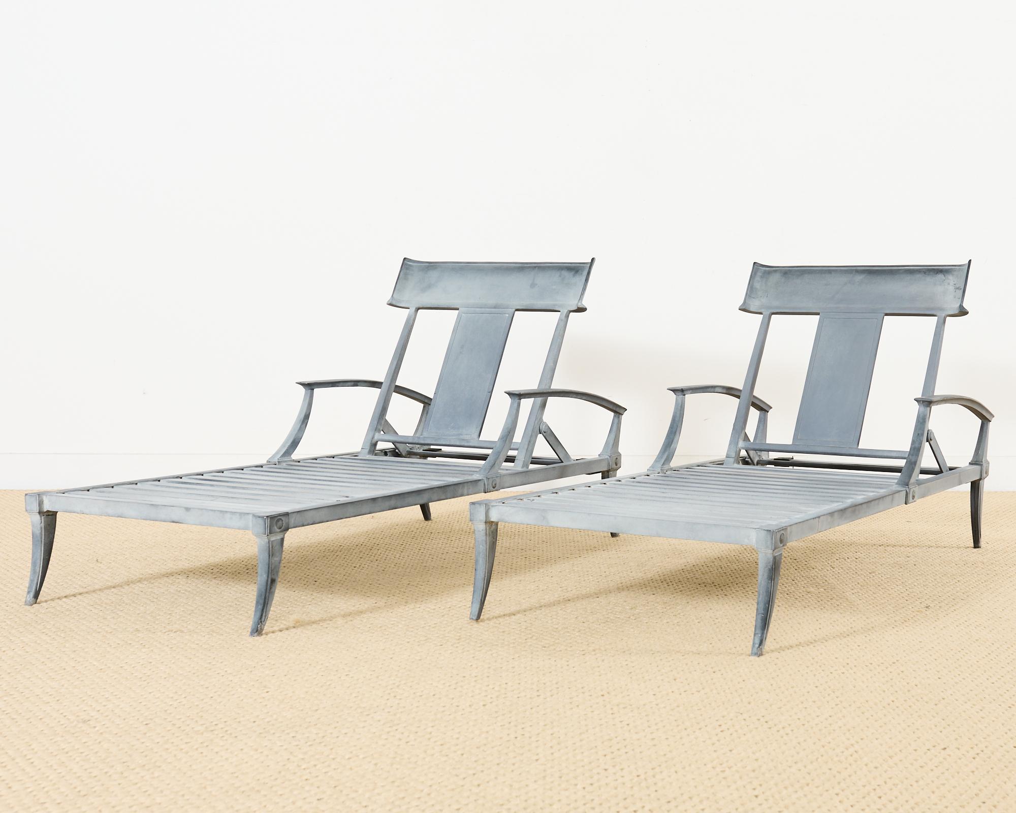 XXIe siècle et contemporain Ensemble de cinq fauteuils Klismos de style néoclassique Greco-Romain en vente