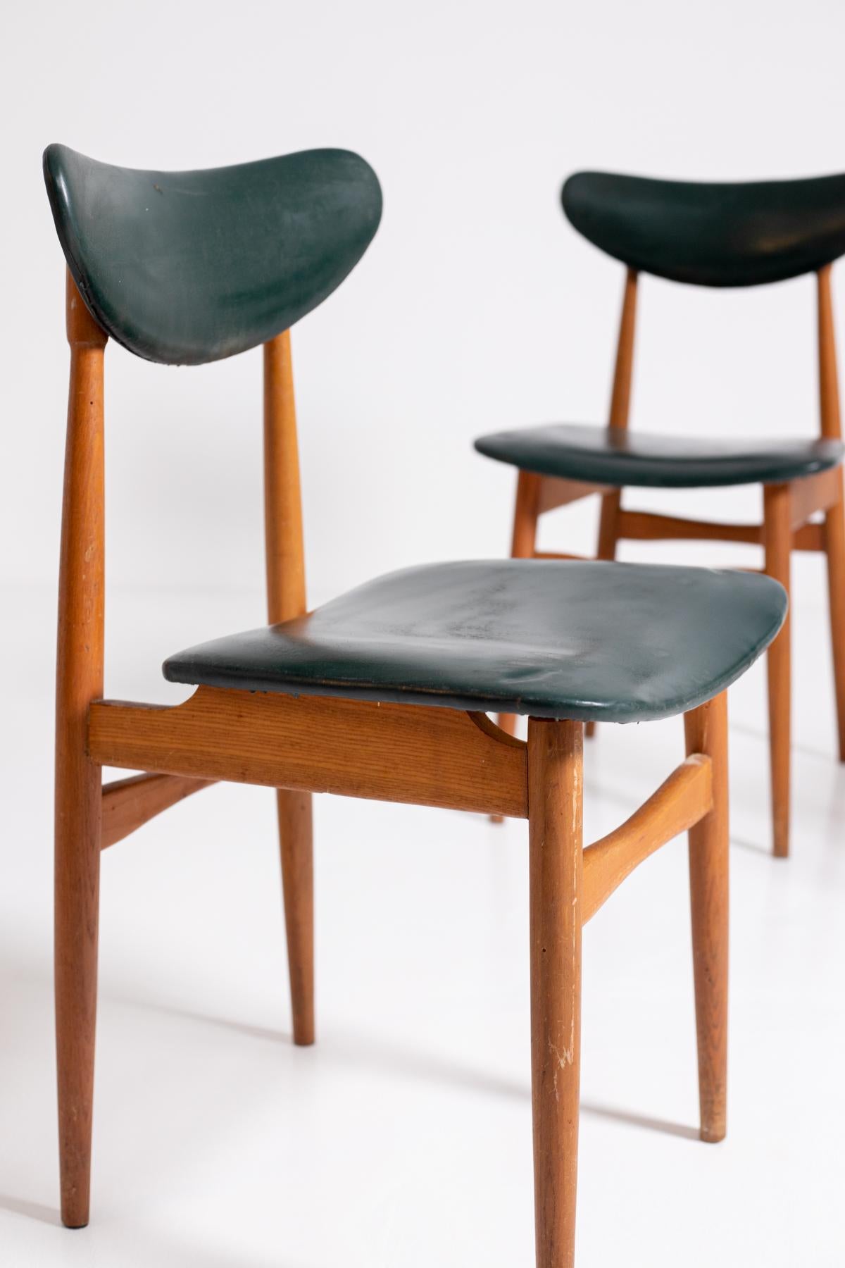 Mid-20th Century Set of Five Nordic Chairs in Green Leather and Wood, 1950s