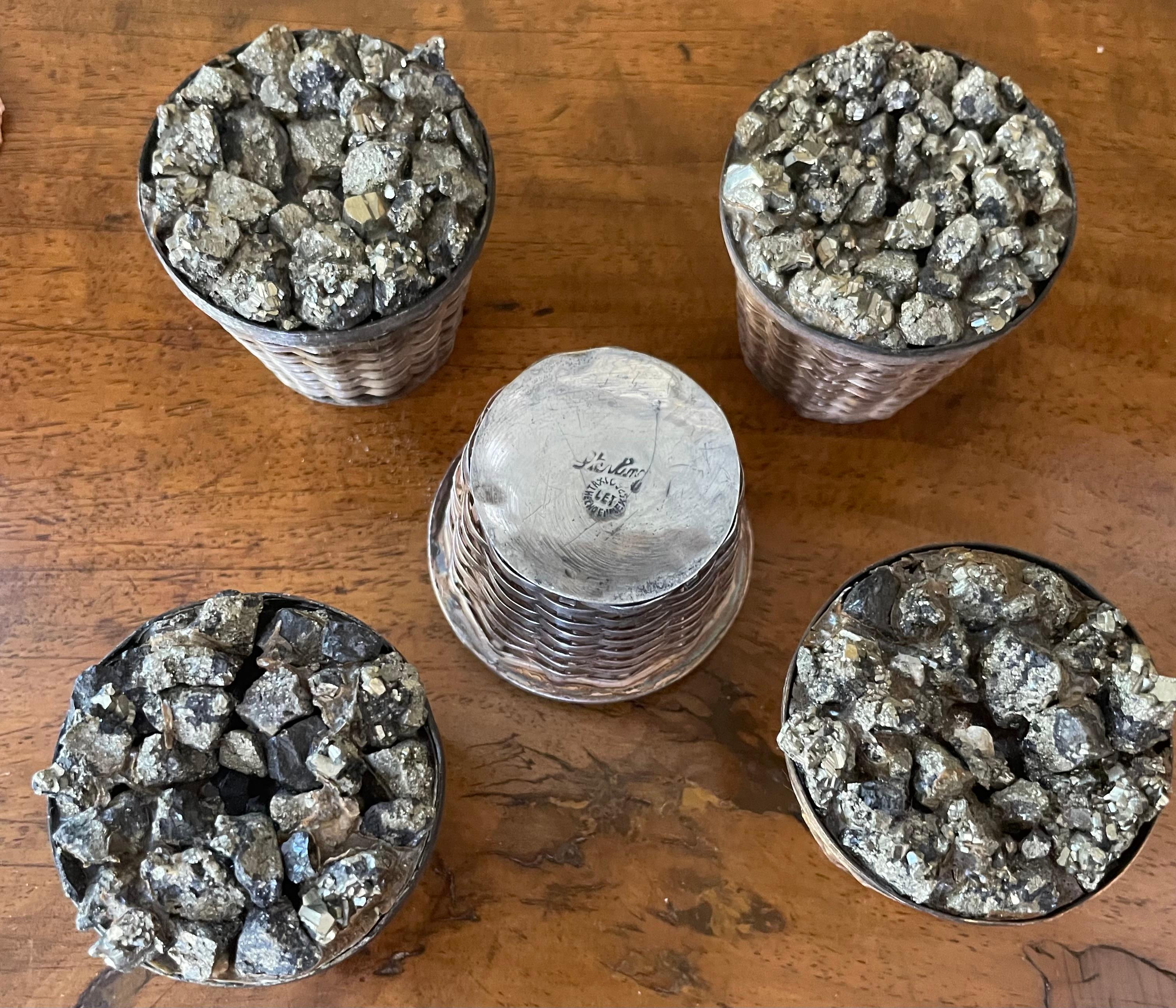 Ensemble de cinq coquillages ornementaux dans des paniers en argent mexicain en vente 7