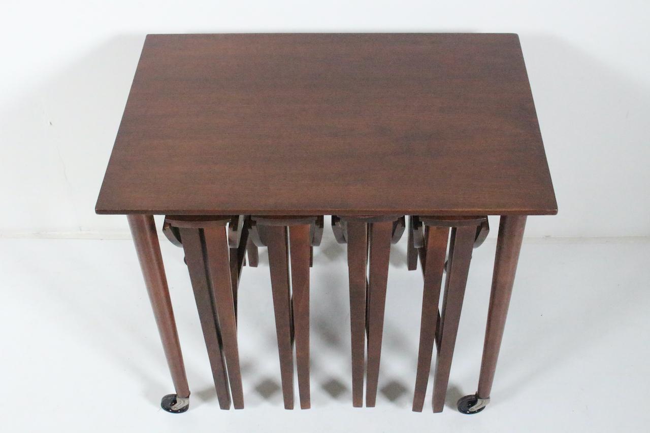 Ensemble de cinq tables suspendues en teck Poul Hundevad, années 1960 Bon état - En vente à Bainbridge, NY