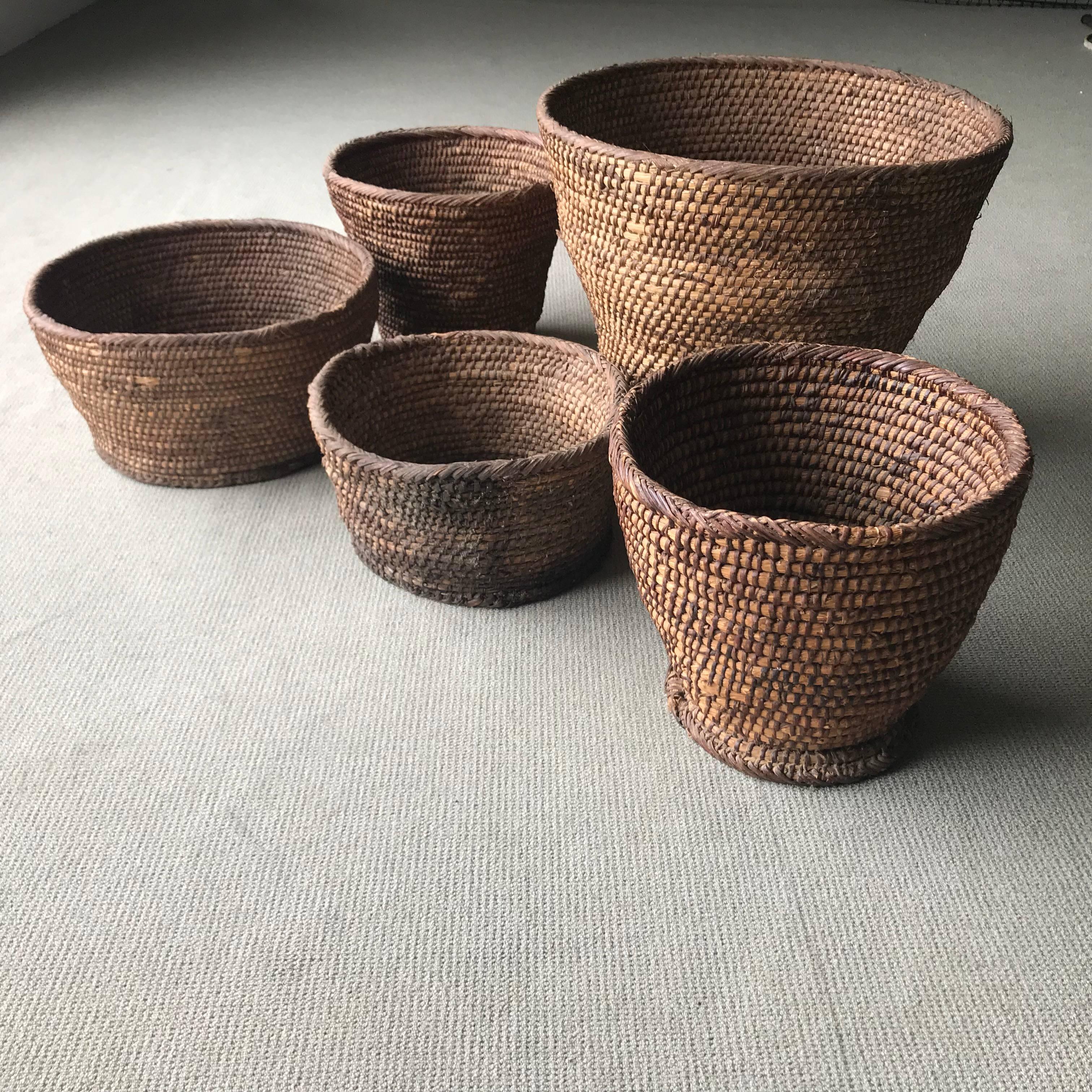 Set of Five Rattan Baskets In Good Condition In Schellebelle, BE