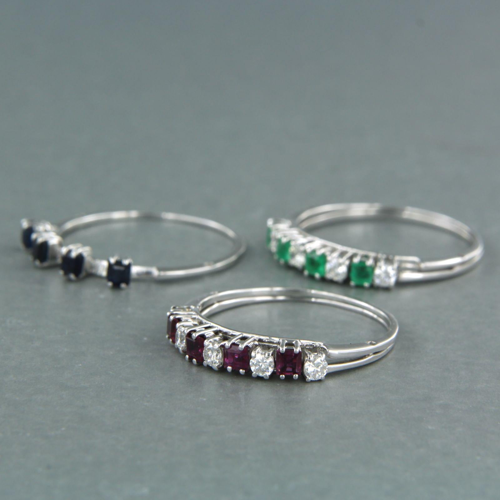 juego de cinco anillos oro 18k con zafiro, rubí, esmeralda y diamantes 0,50ct Corte brillante en venta