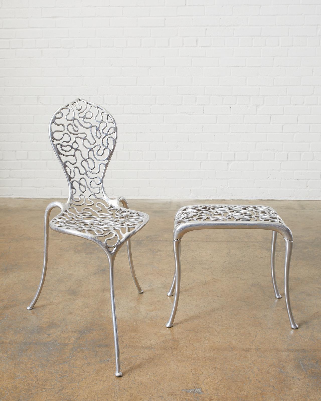 Ensemble de cinq chaises Rondel Design/One en fonte d'aluminium en vente 6
