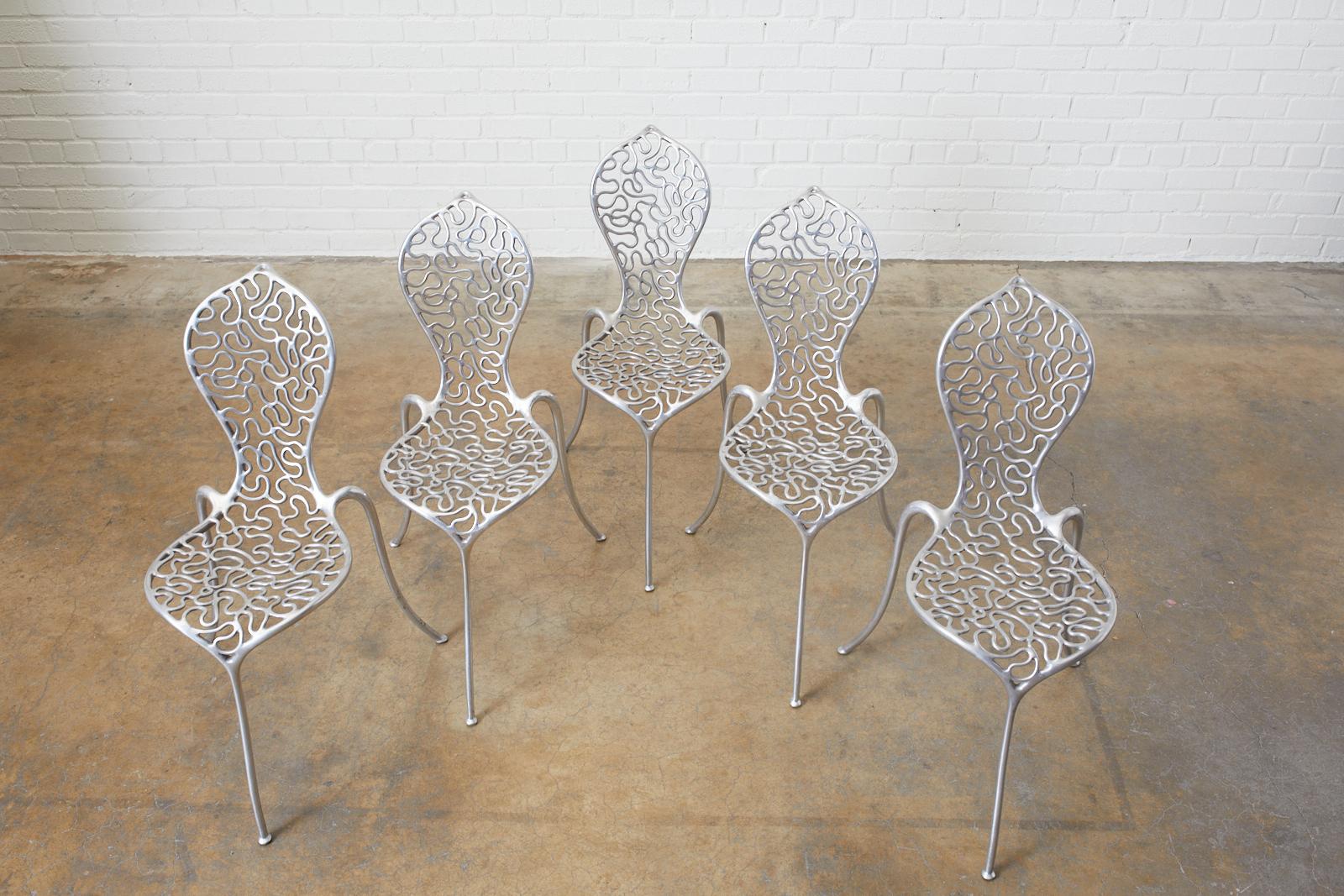 Moulage Ensemble de cinq chaises Rondel Design/One en fonte d'aluminium en vente