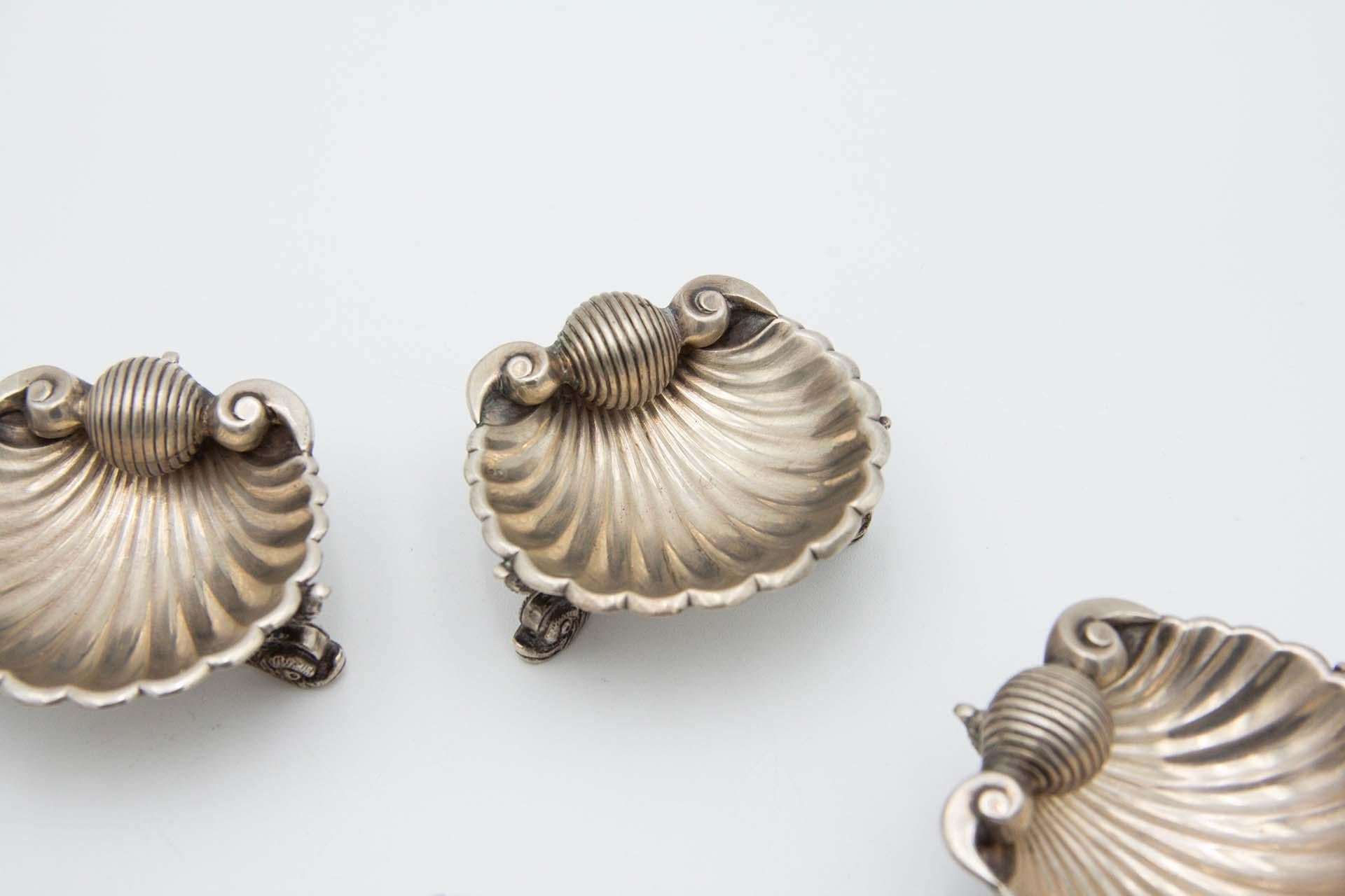 Set of five silver shell-shaped ring sets (Europäisch) im Angebot