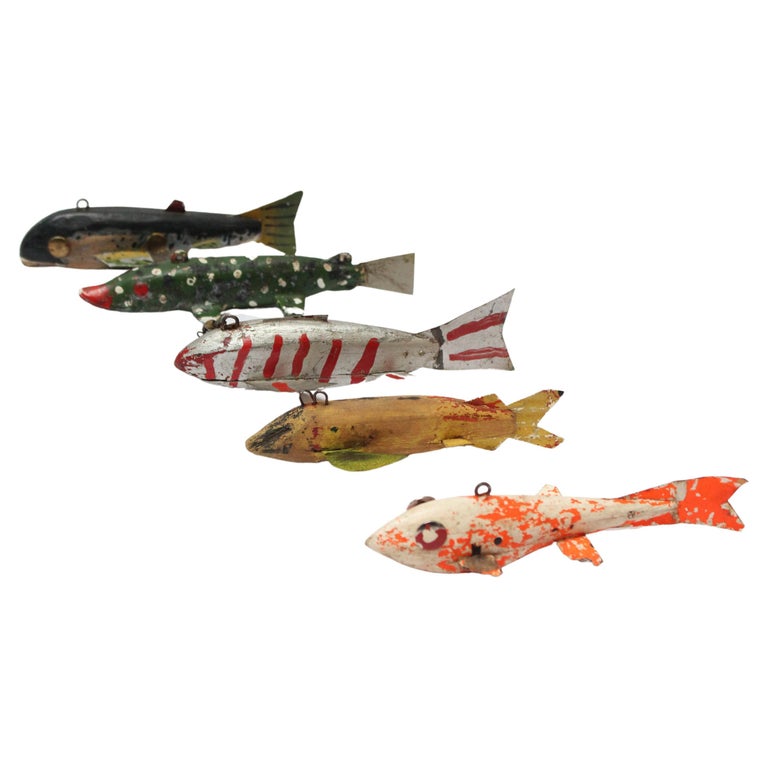 Set of Five Small American Folk Art Fish Decoys For Sale at