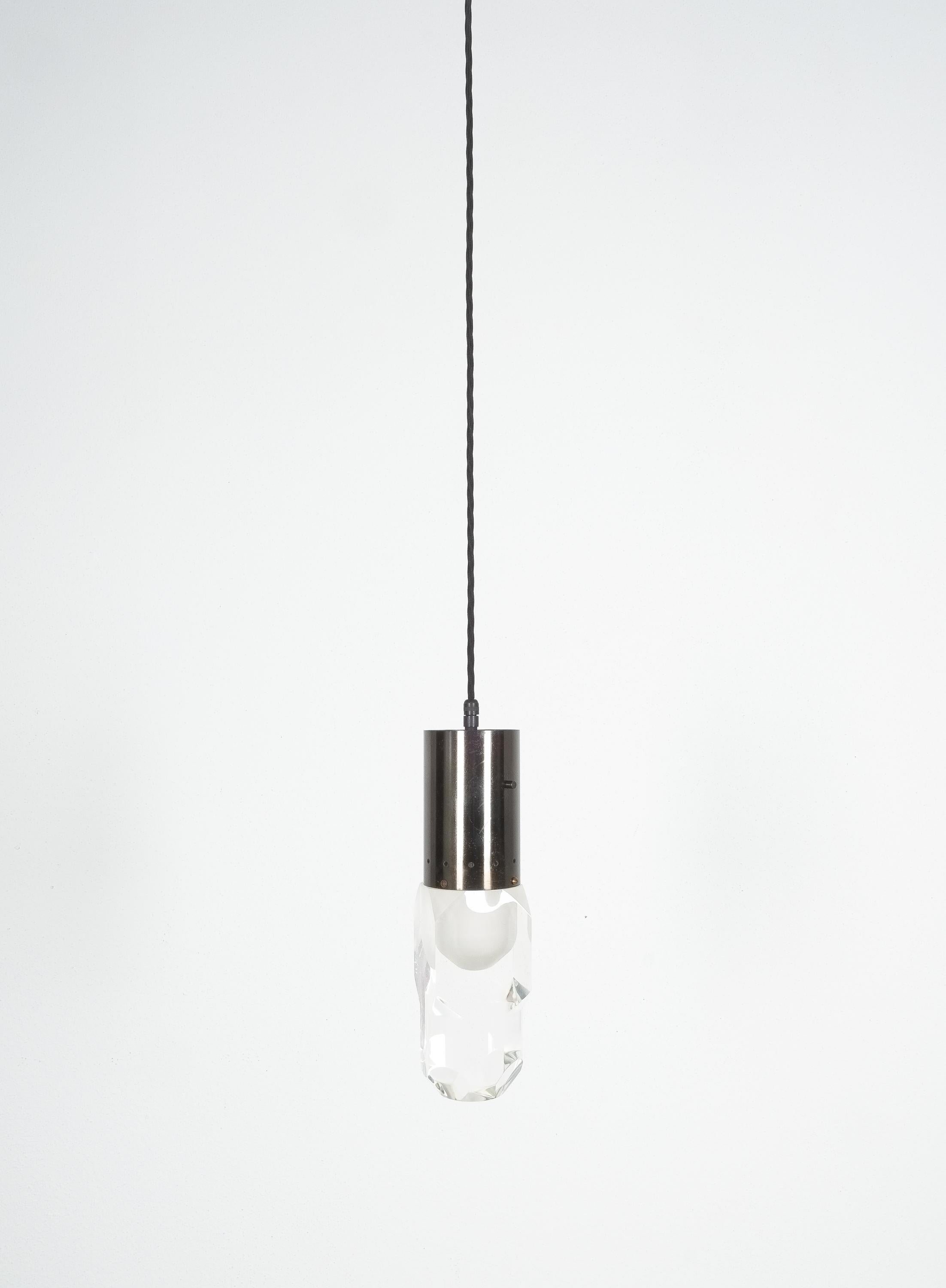 Stilnovo lampes à suspension en bronze lucite (5 pièces), Italie, milieu du siècle dernier en vente 2