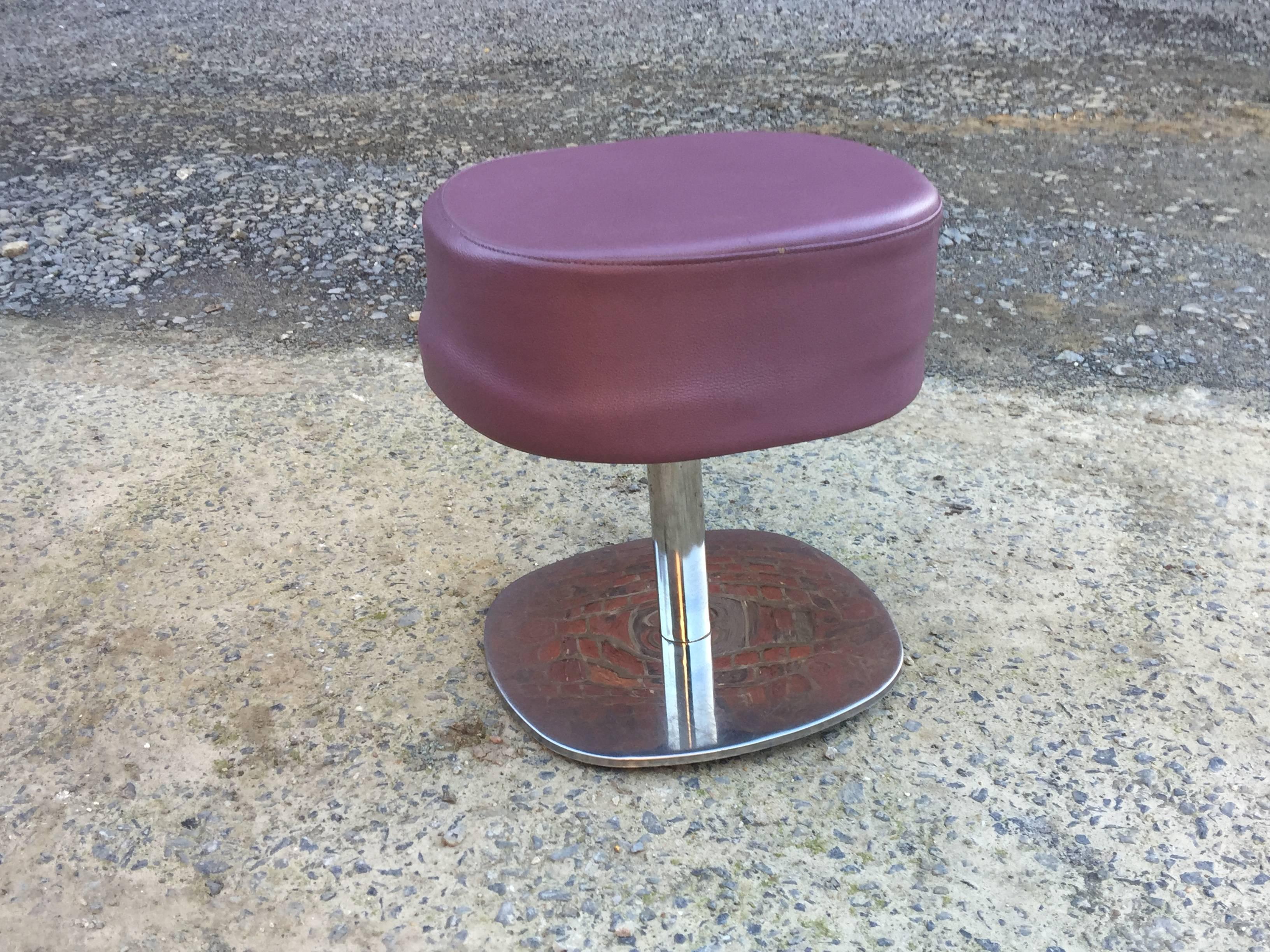  five stools in chromed metal and leatherette, circa 1970
Very good condition.