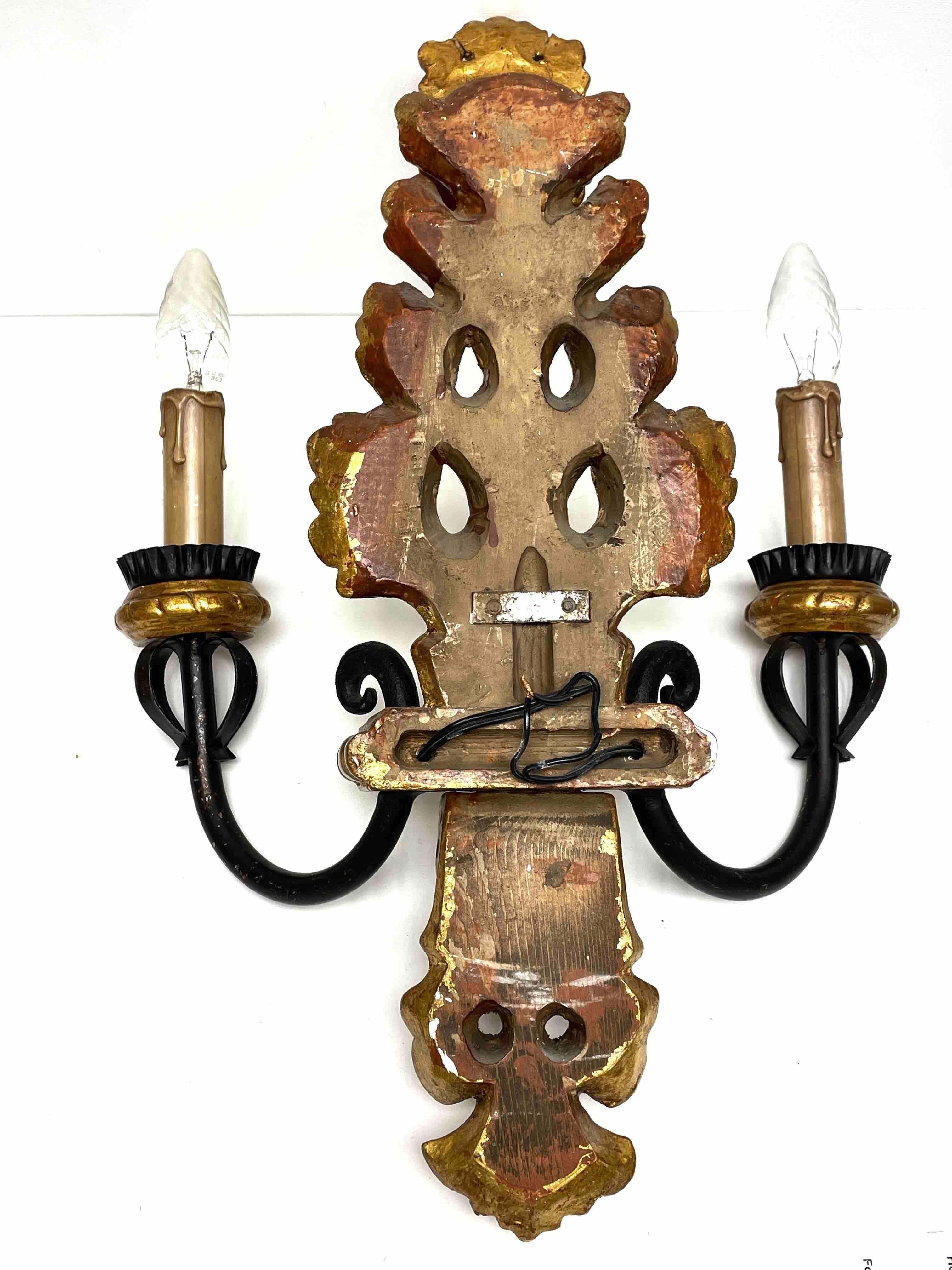 Set of Five Stunning Gilt Wood Tole Florentine Sconces by Banci, Italy, 1970s For Sale 7