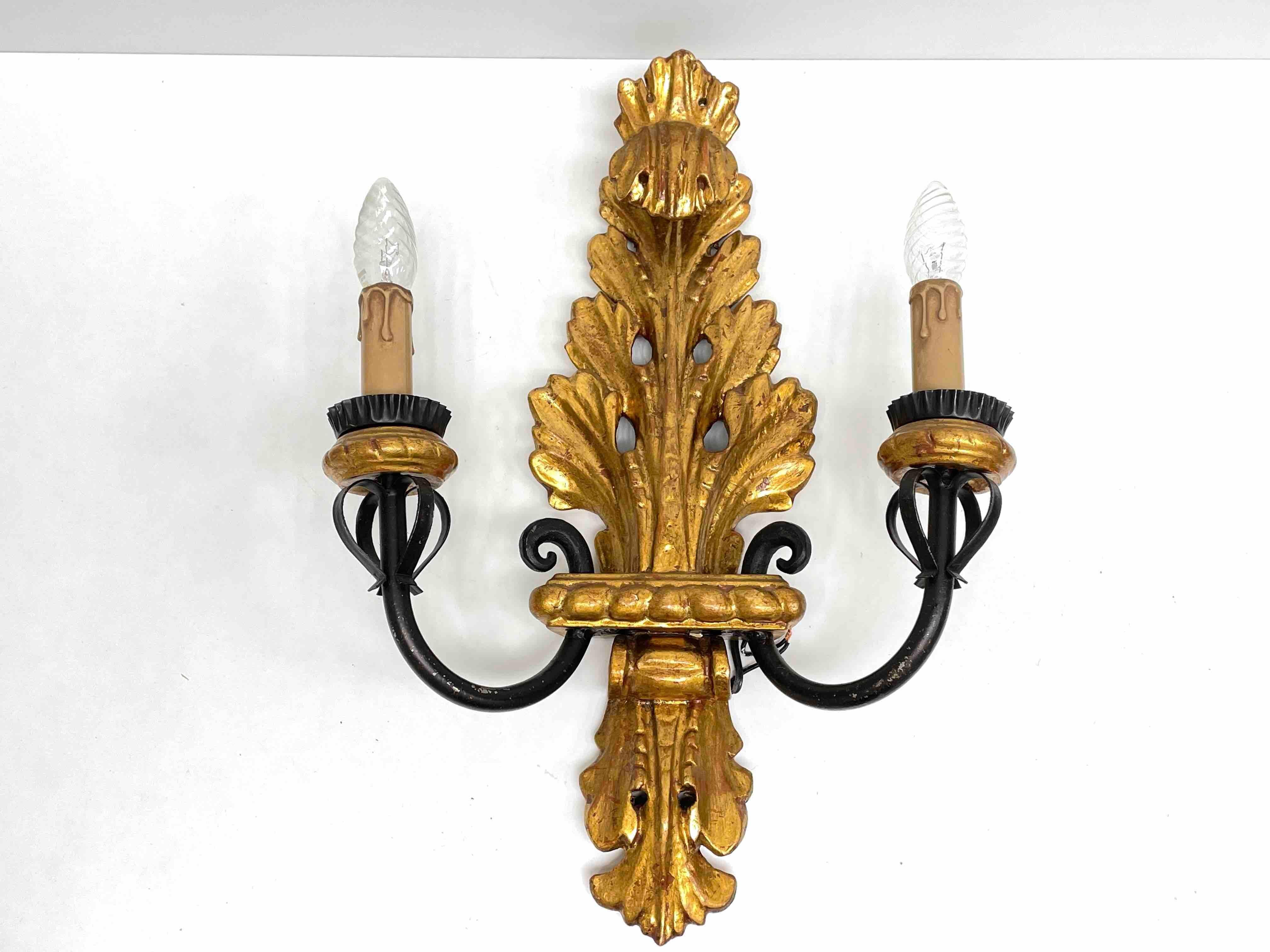 Set of Five Stunning Gilt Wood Tole Florentine Sconces by Banci, Italy, 1970s For Sale 1