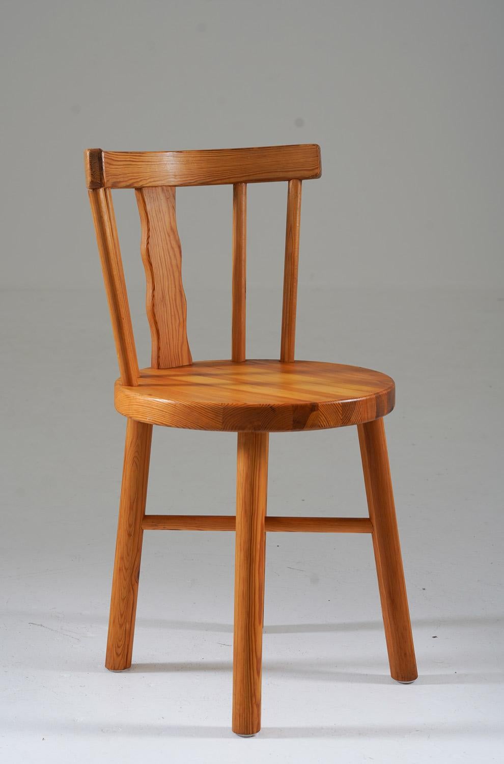 Scandinavian Modern Set of Five Swedish Chairs in Pine by Steneby Hemslöjd For Sale