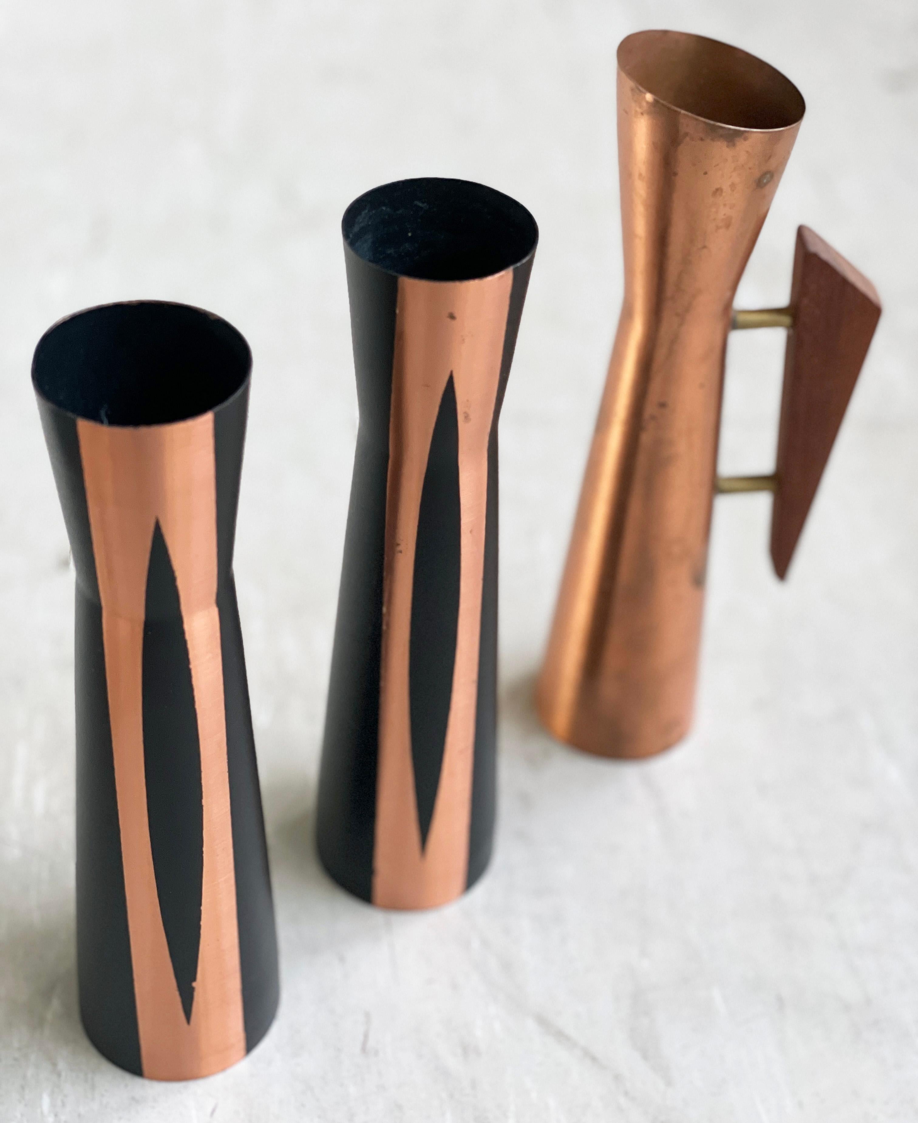 Satz von fünf Schweizer dekorativen brutalistischen Kupfervasen im Angebot 5