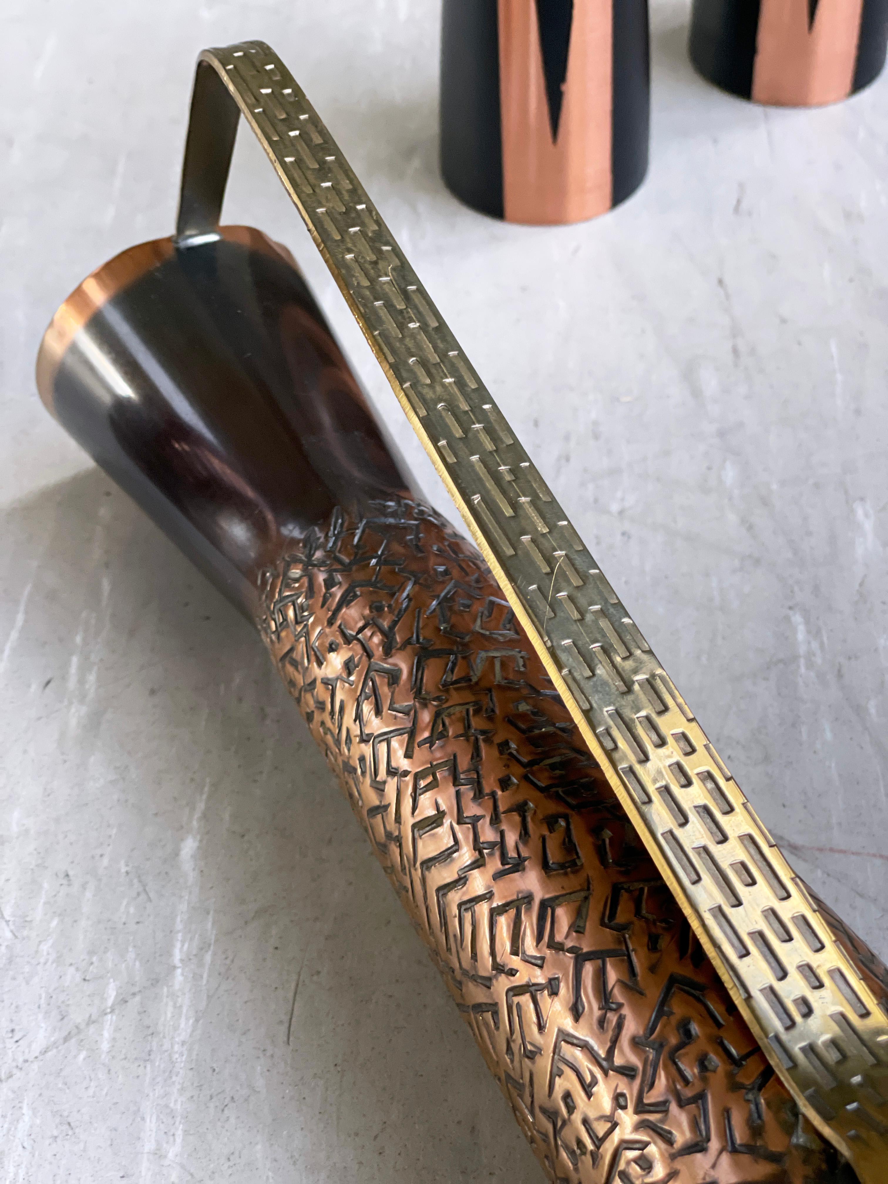 Satz von fünf Schweizer dekorativen brutalistischen Kupfervasen im Angebot 6