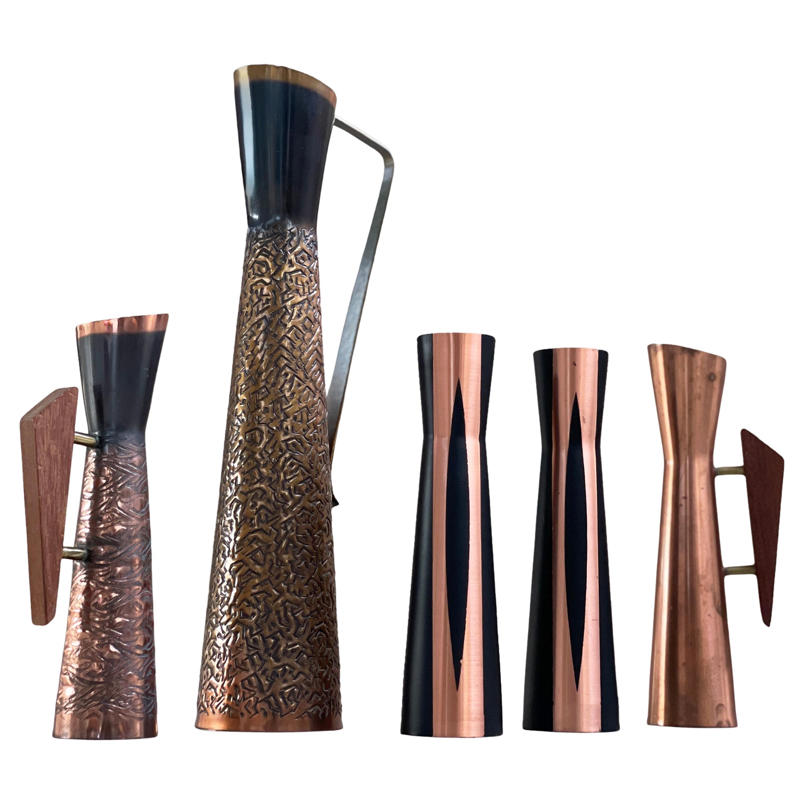 Set di cinque vasi decorativi svizzeri in rame brutalista