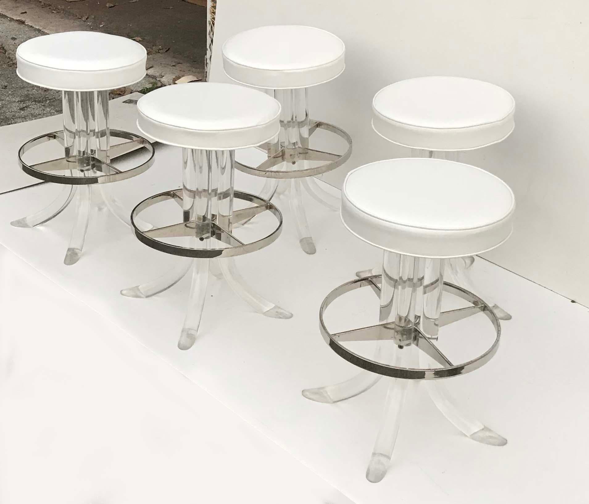 Set of Five Swiveling Lucite Bar Stool In Distressed Condition In Miami, FL