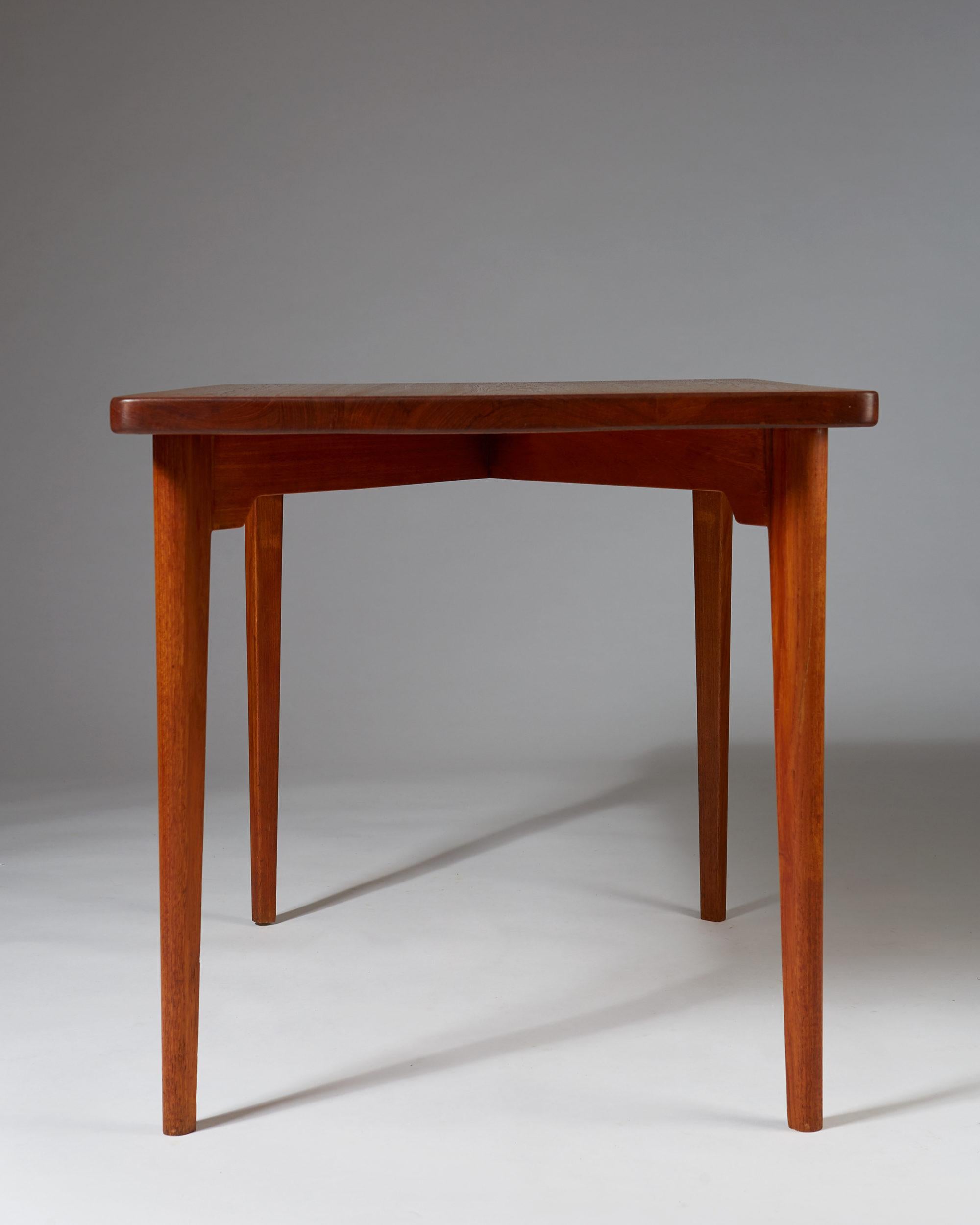 Set of Five Tables Designed by Palle Suenson for J. C. A. Jensen, Denmark, 1930 For Sale 3