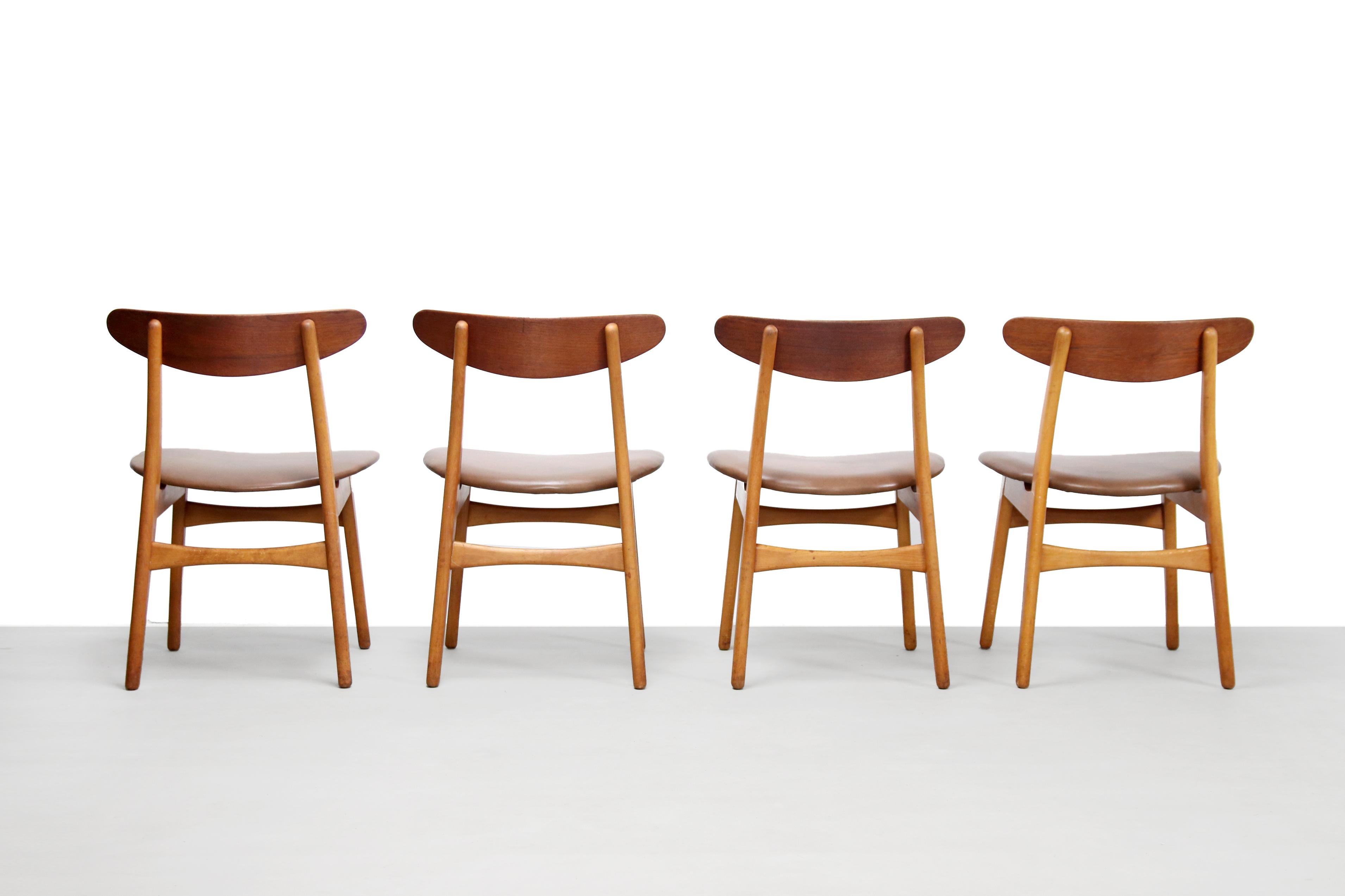 Mid-Century Modern Set of Five Teak and Leather Hans Wegner CH30 Dining Chairs by Carl Hansen, 1950