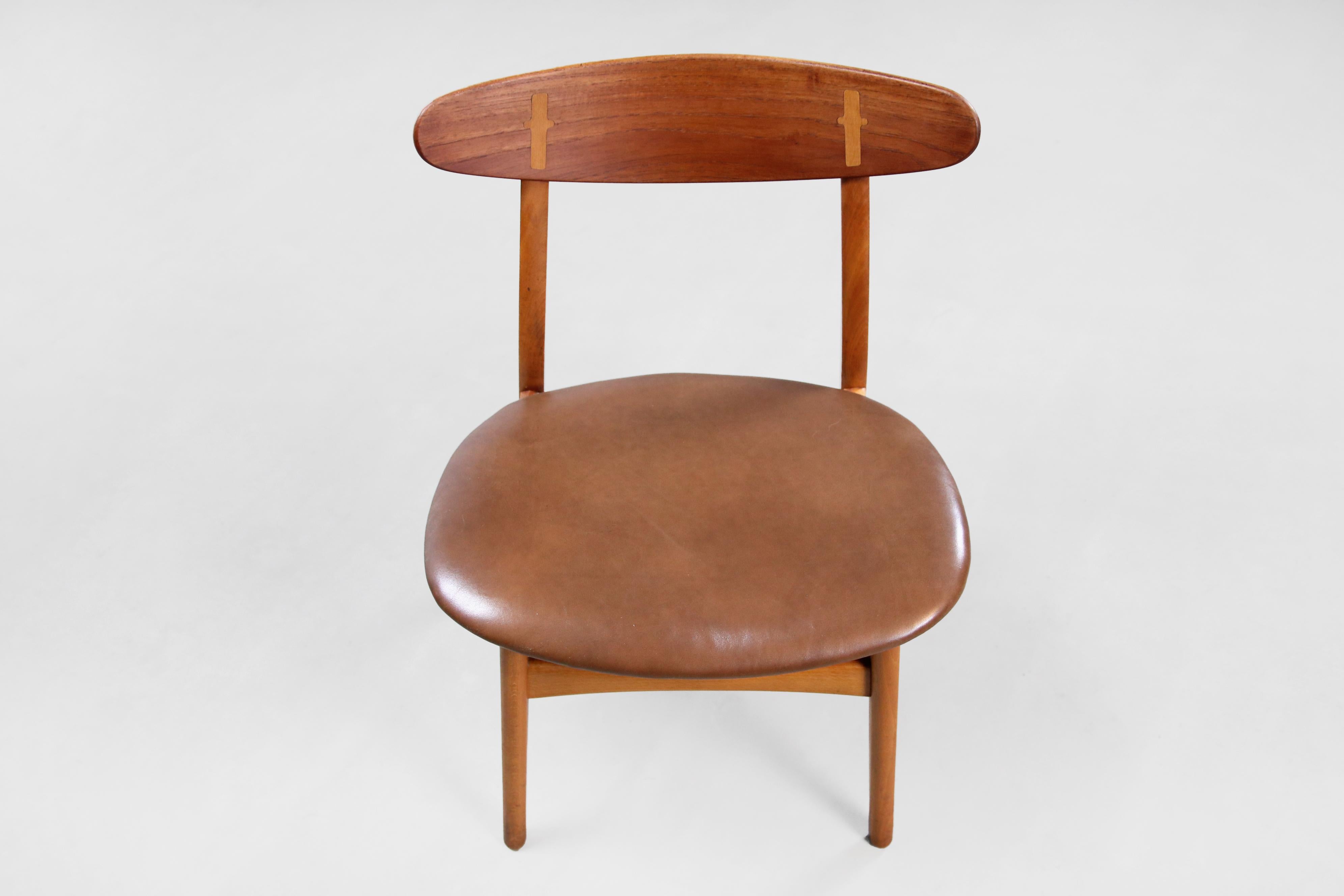 Set of Five Teak and Leather Hans Wegner CH30 Dining Chairs by Carl Hansen, 1950 In Good Condition In Amsterdam, Noord Holland