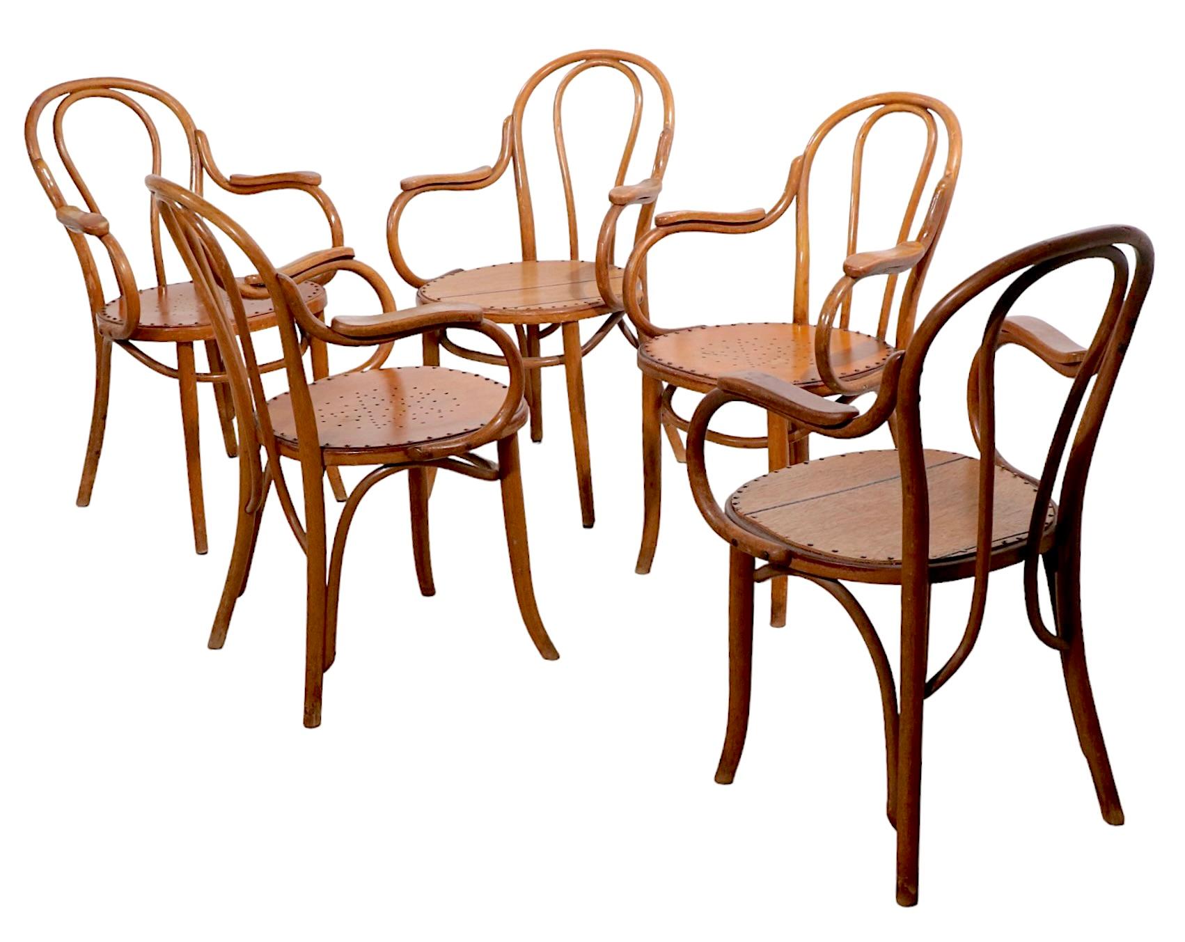 Set of Five Thonet Chairs In Good Condition In New York, NY
