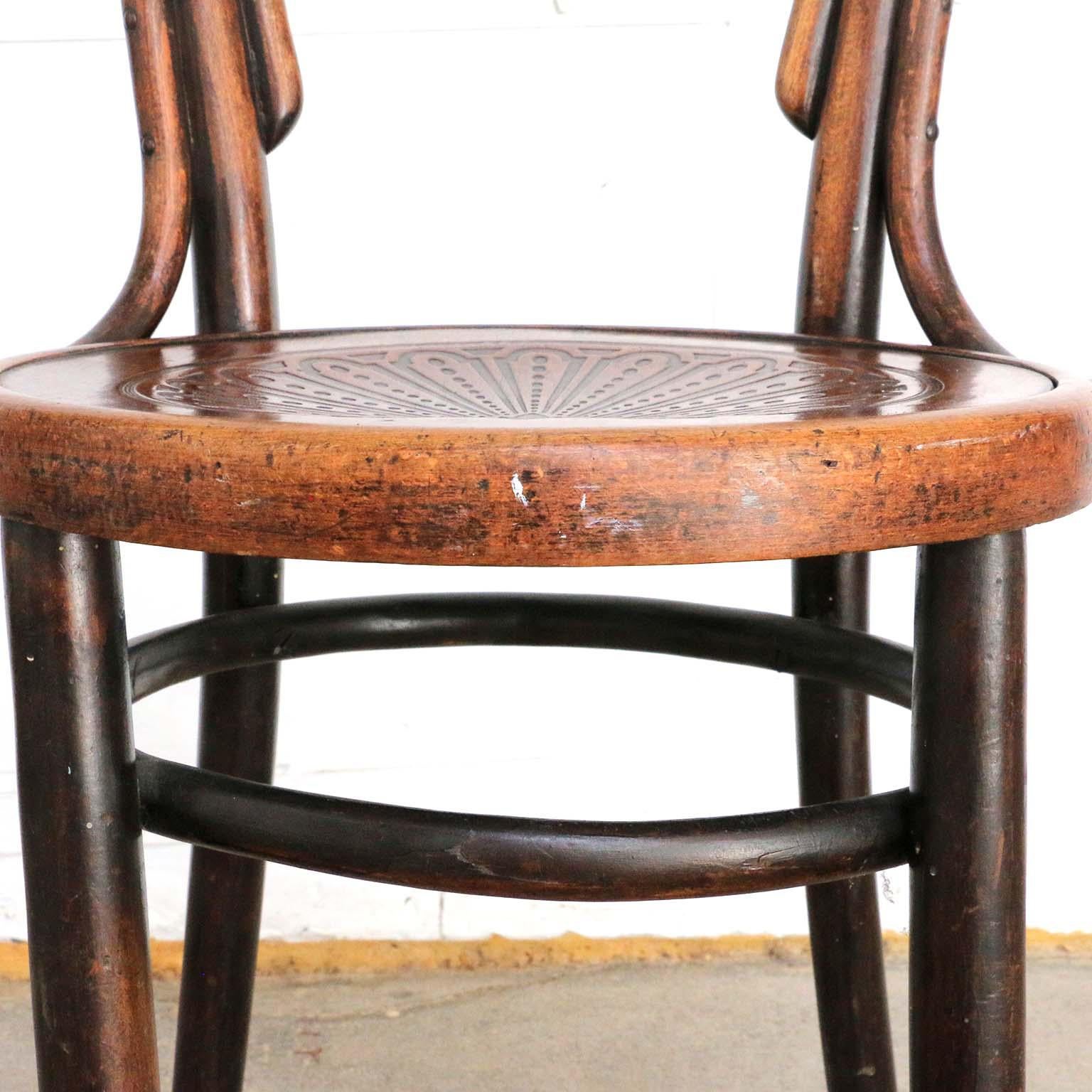 Set of Five Thonet Viennese No. 14 Cafe Chairs 2