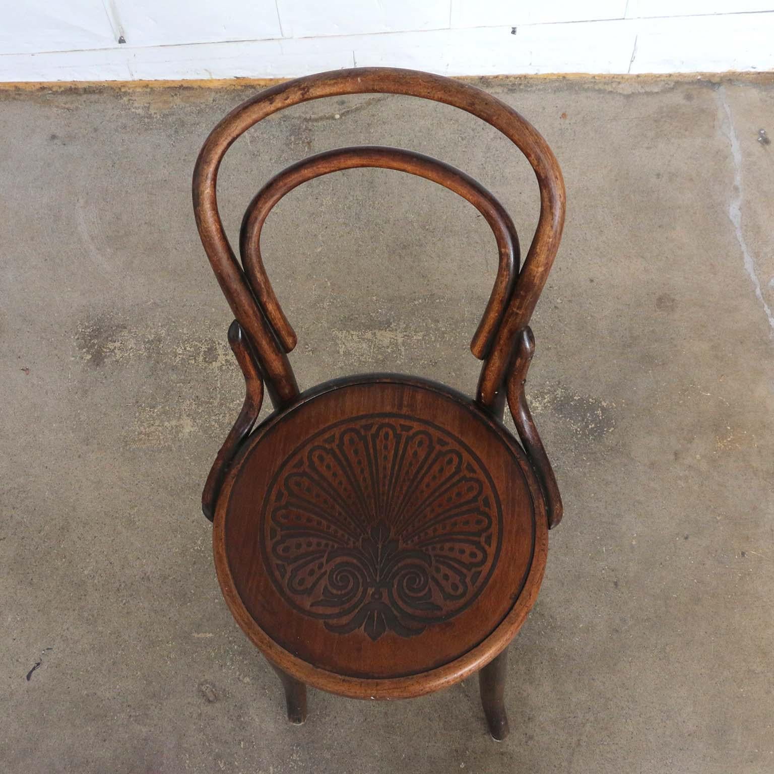 Set of Five Thonet Viennese No. 14 Cafe Chairs 3