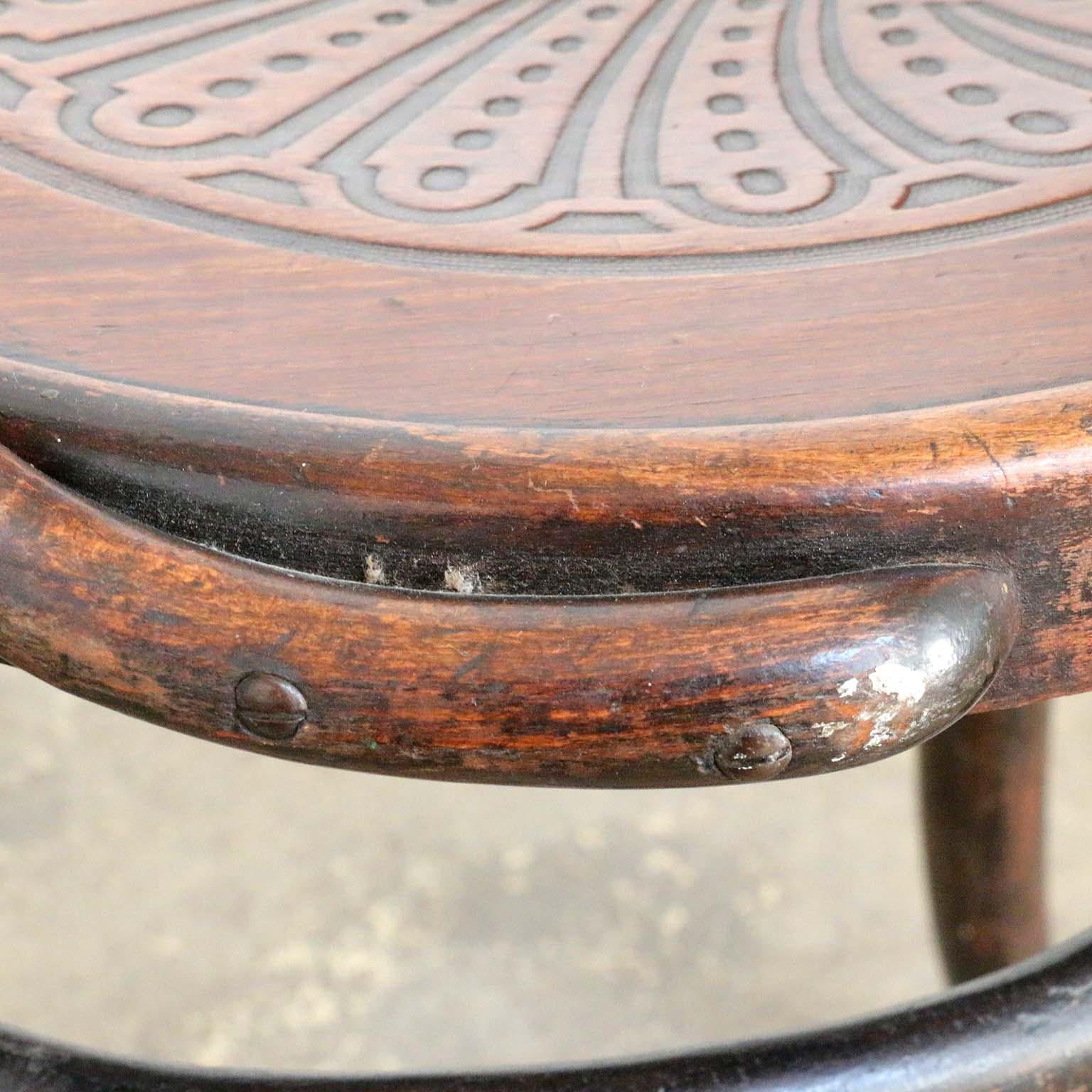 Bentwood Set of Five Thonet Viennese No. 14 Cafe Chairs