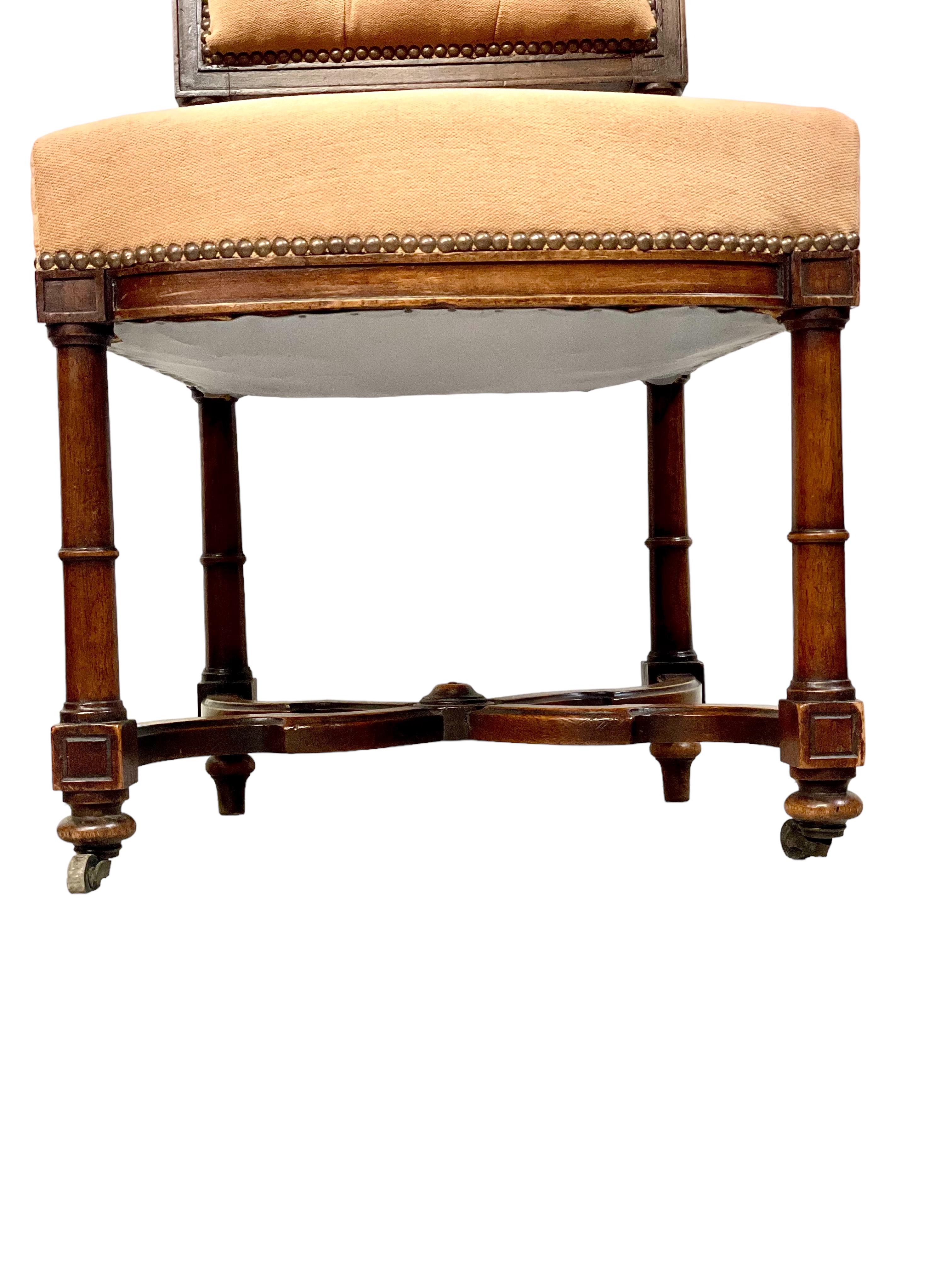 Satz von fünf gepolsterten Esszimmerstühlen im Louis-XIII-Stil, 19. Jahrhundert im Angebot 6