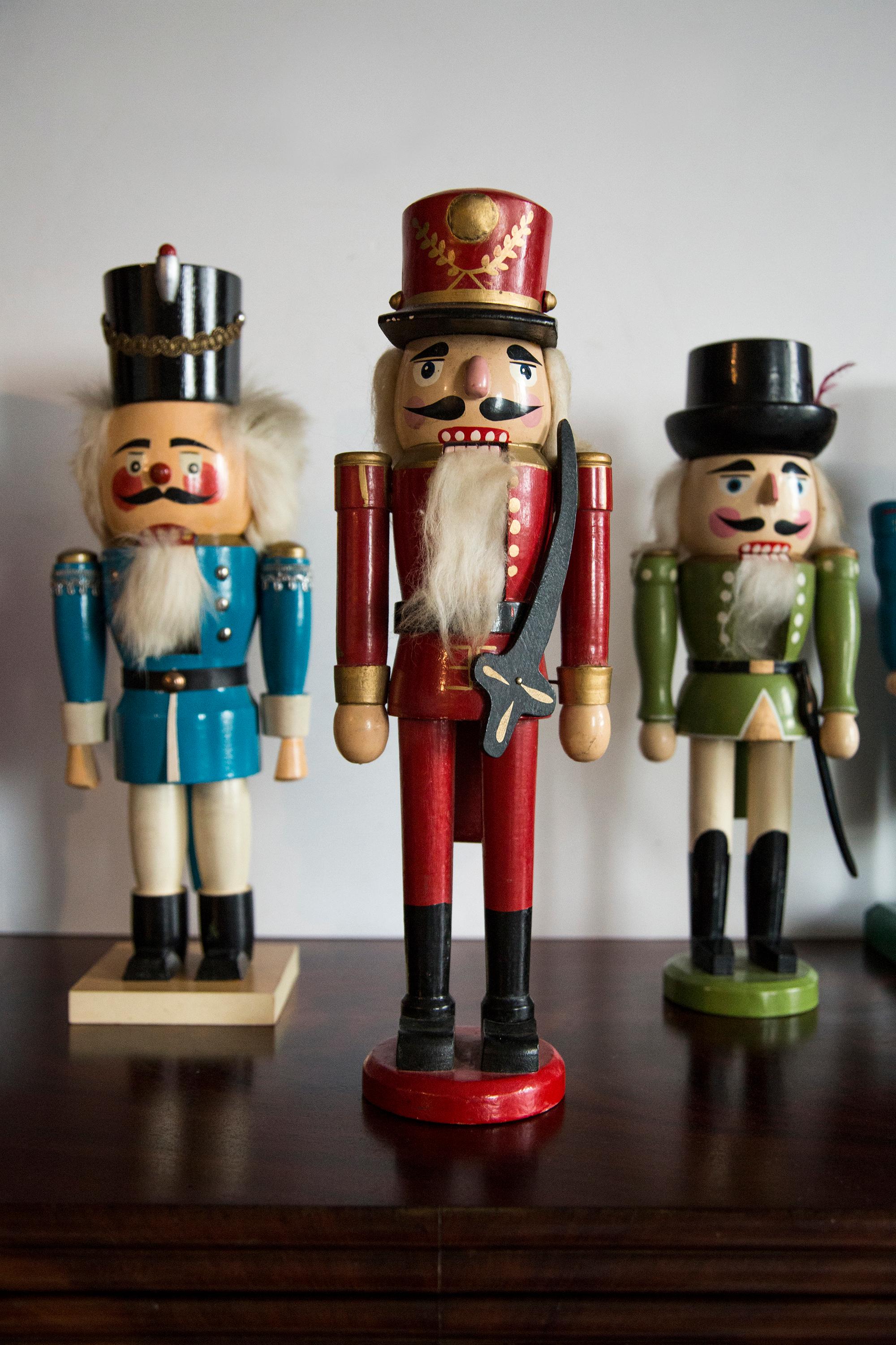 Allemand Ensemble de cinq grands cracheurs de Noël vintage, Erzgebirge, Allemagne, 1970 en vente