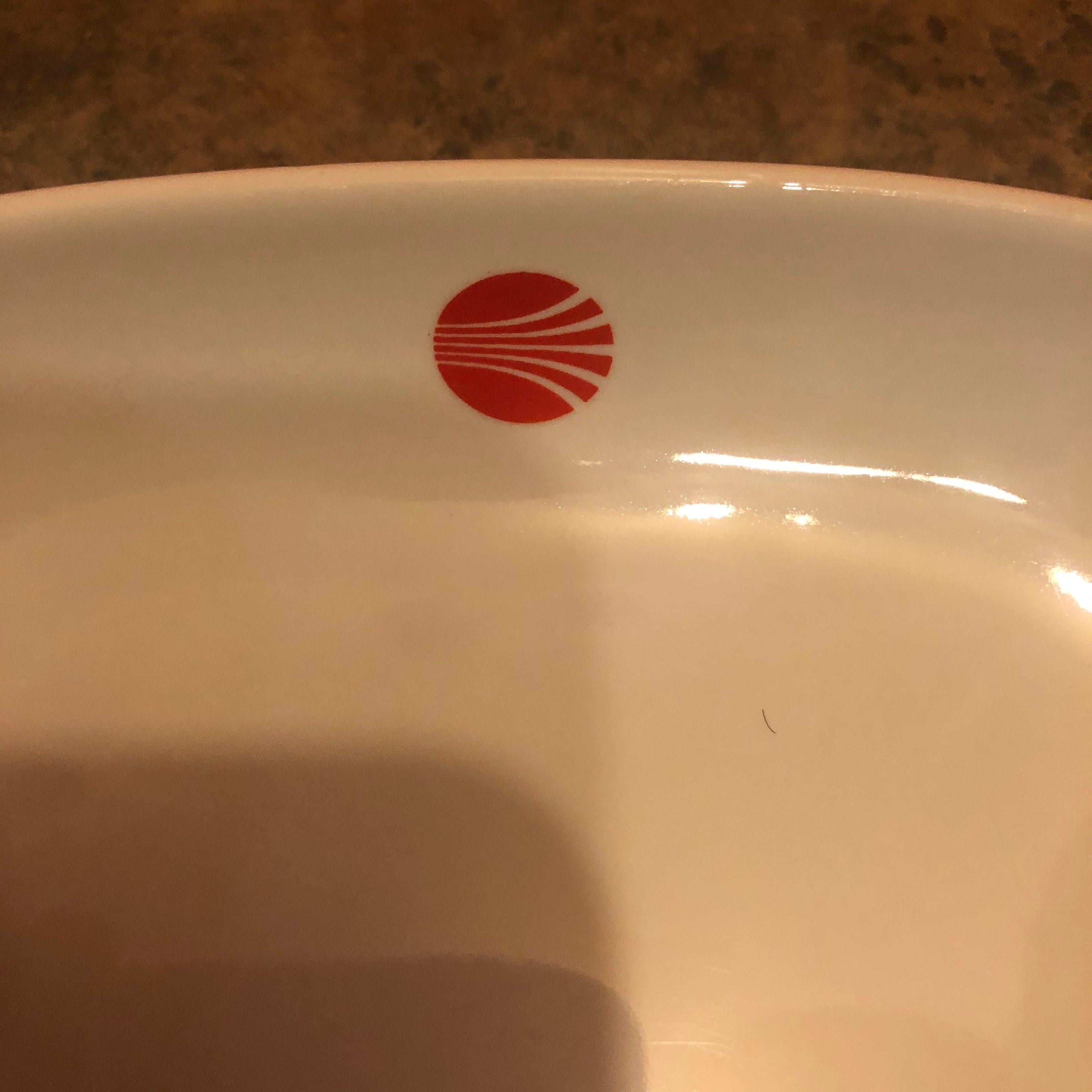 Set of Five Vintage Continental Airlines Snack Dishes In Good Condition For Sale In San Diego, CA