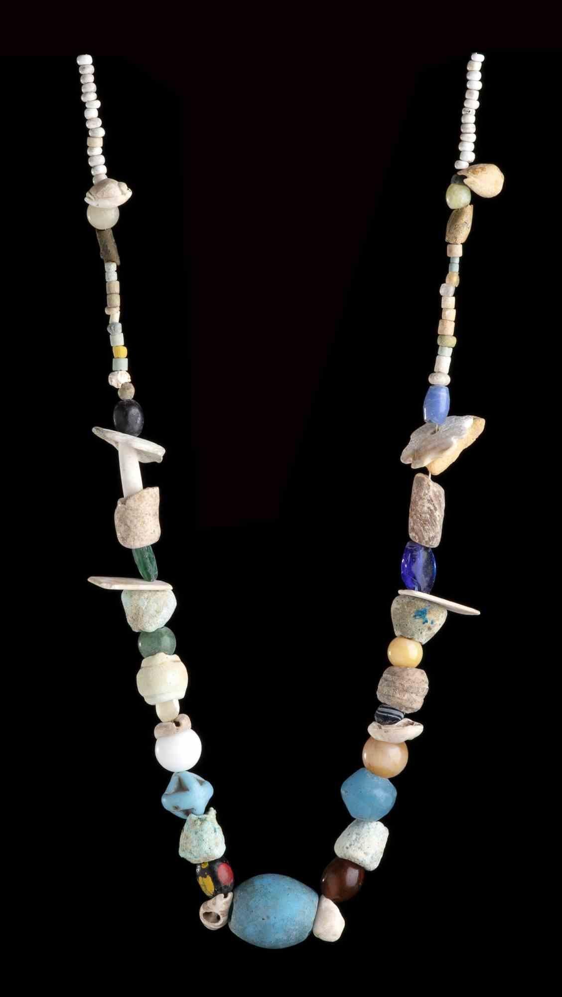 Set of five vintage ethnic necklaces in different materials realized in South America in the early 20th century.

Provenance: Giovanni Testori (1923-1993).