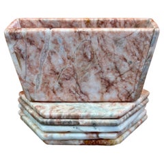 Set di cinque sottobicchieri esagonali in marmo rosa vintage con supporto abbinato