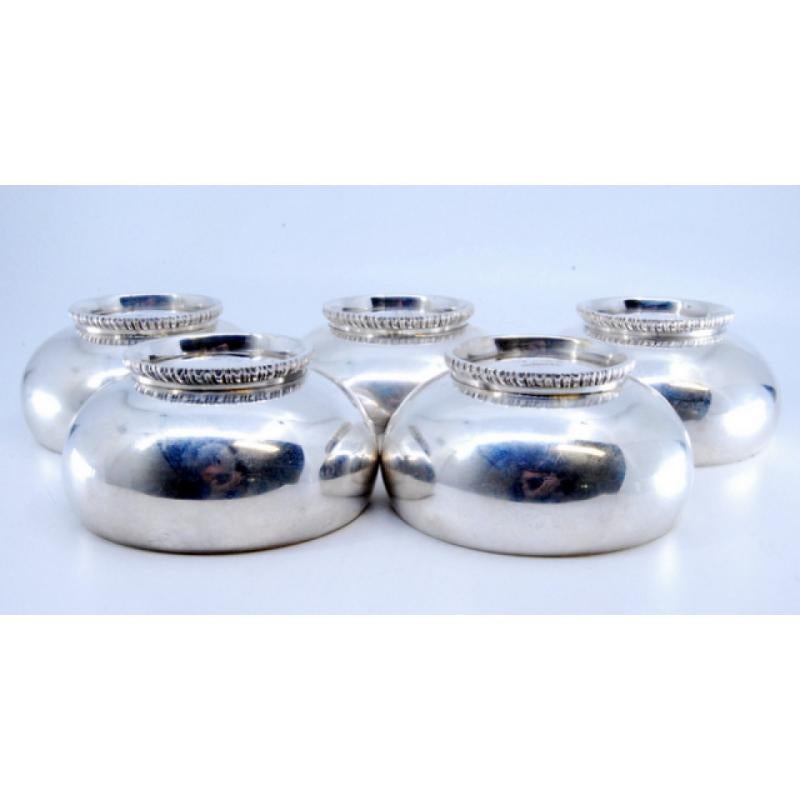 Set of five washbasins in smooth silver with beaded bases For Sale 2