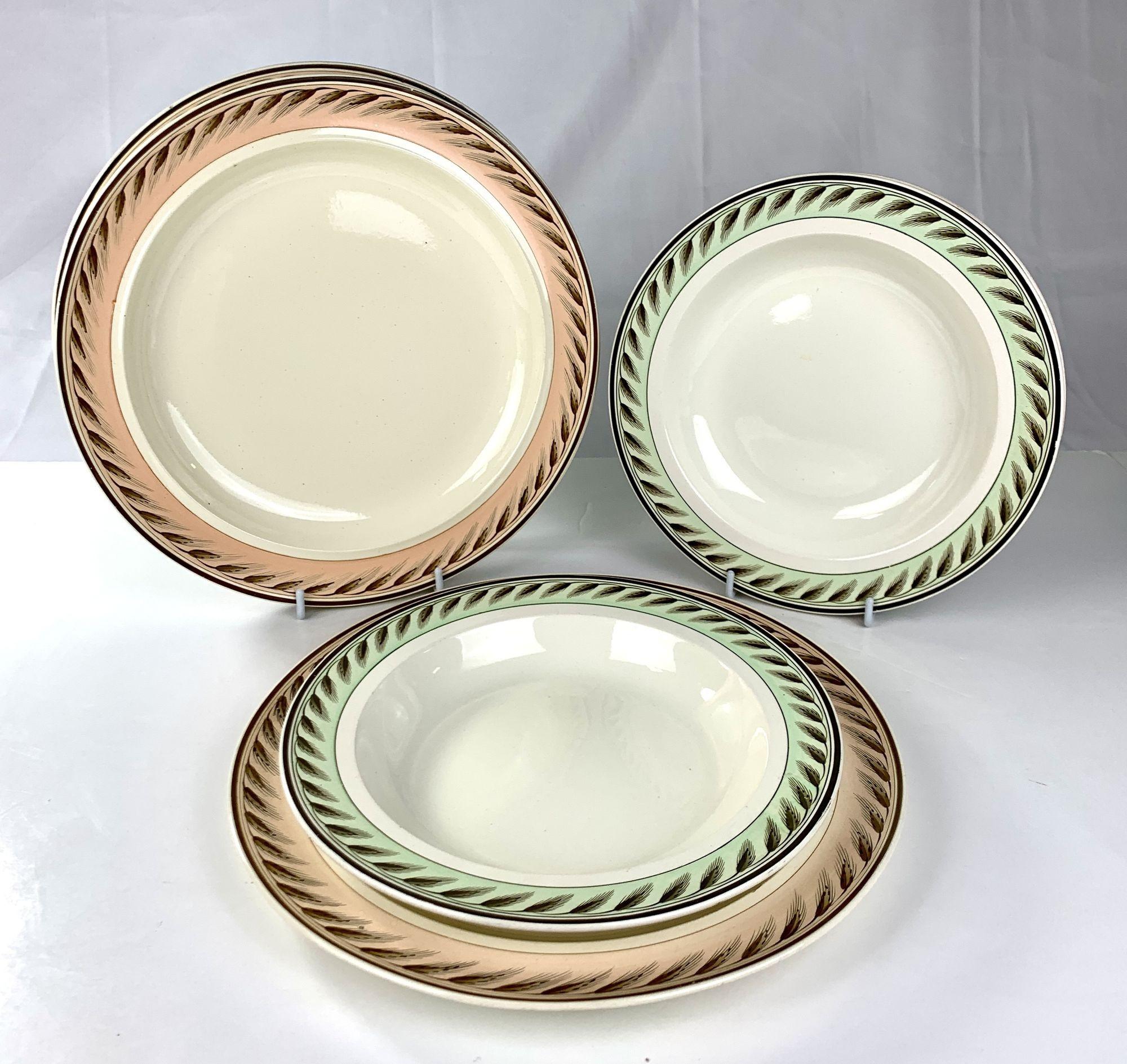 This set of Wedgwood five dinner and salad dishes was made in England in the early 19th century, circa 1820. 
The dishes are decorated with the 18th-century Wedgwood 