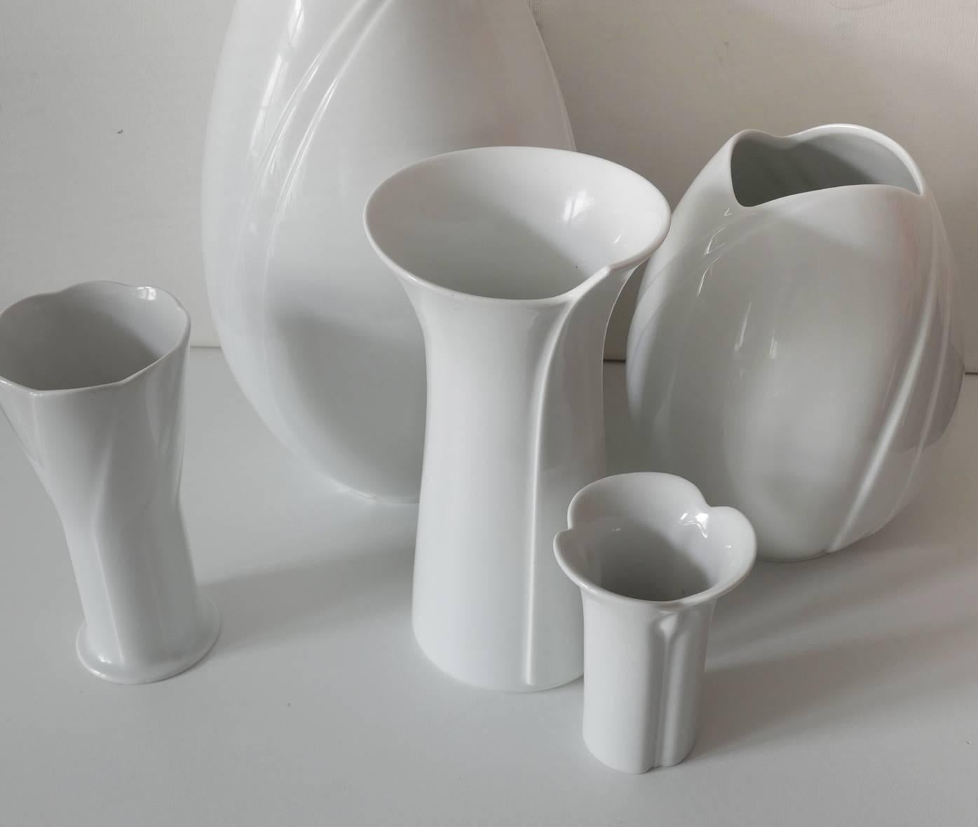 Beautiful set of five white porcelain vases by Arzberg Bavaria, Germany, 1960s.
Measure: 1. Height 7.3