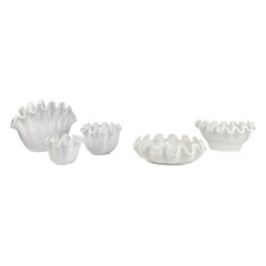 Set di cinque ciotole Wilhelm Kage Vaga Gustavsberg in gres bianco 1950s Wave
