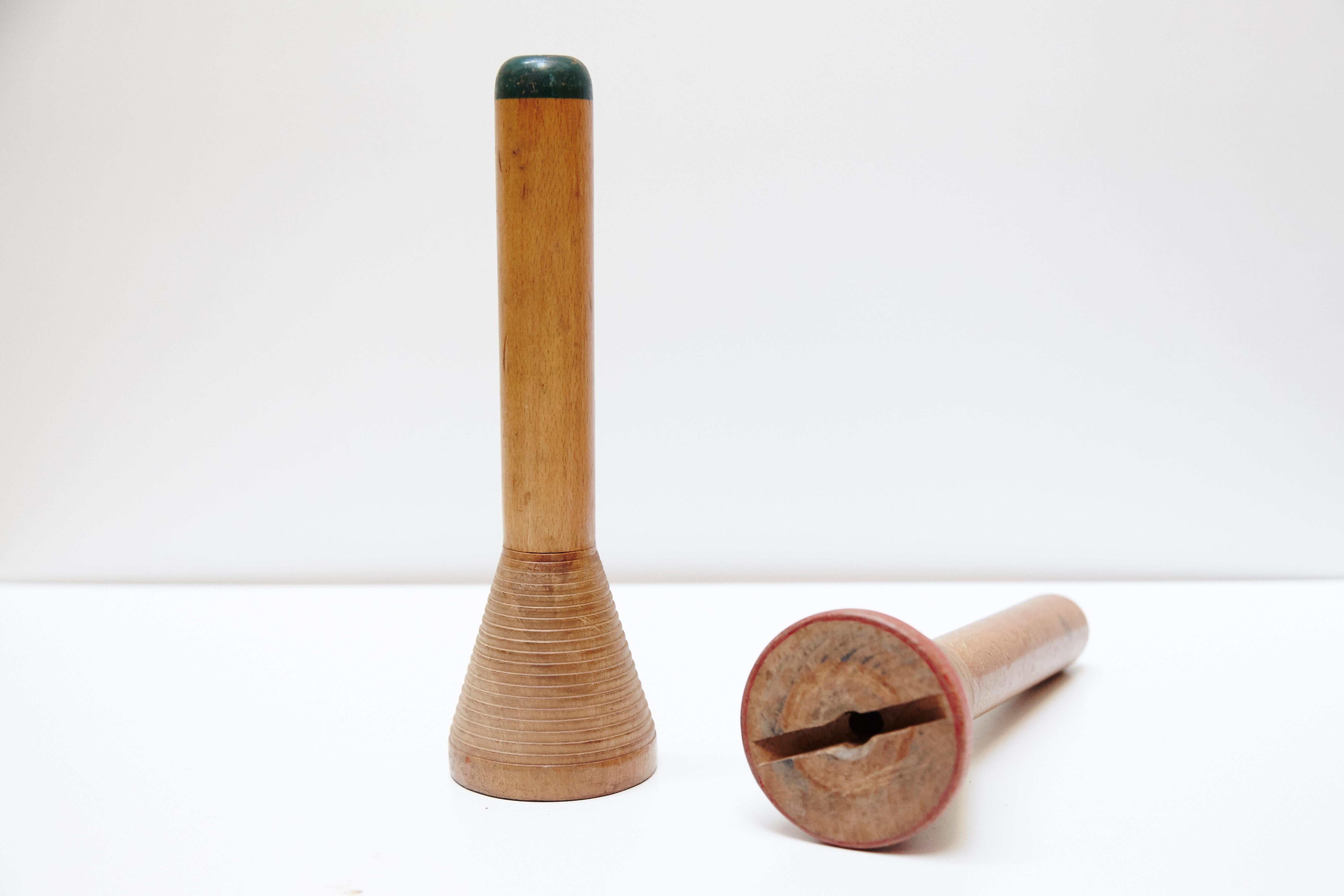 Espagnol Ensemble de cinq sculptures en bois, vers 1950 en vente