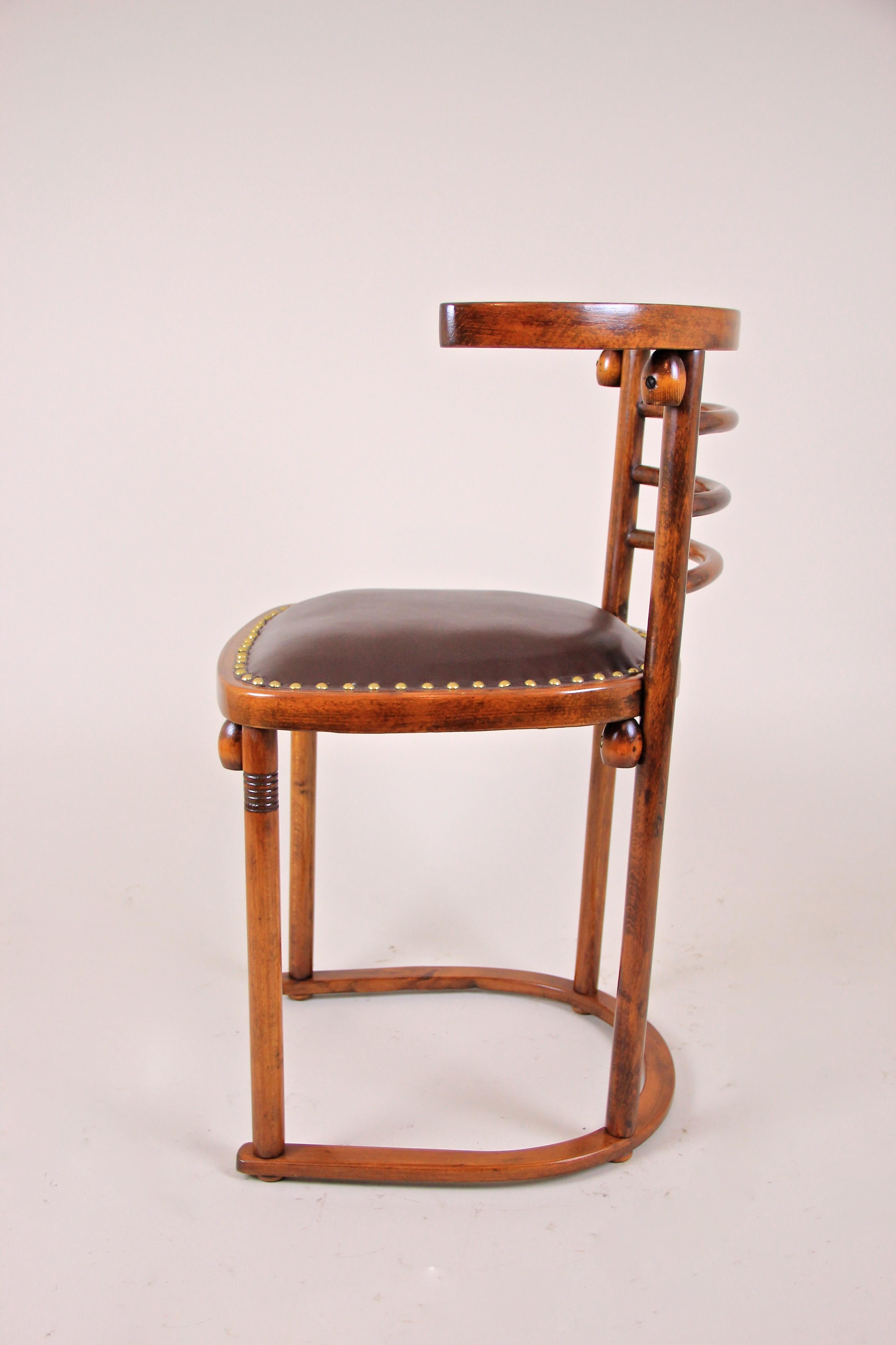 Set of Fledermaus Chairs by J. Hoffmann & Thonet Coffee Table, Austria, ca. 1907 4