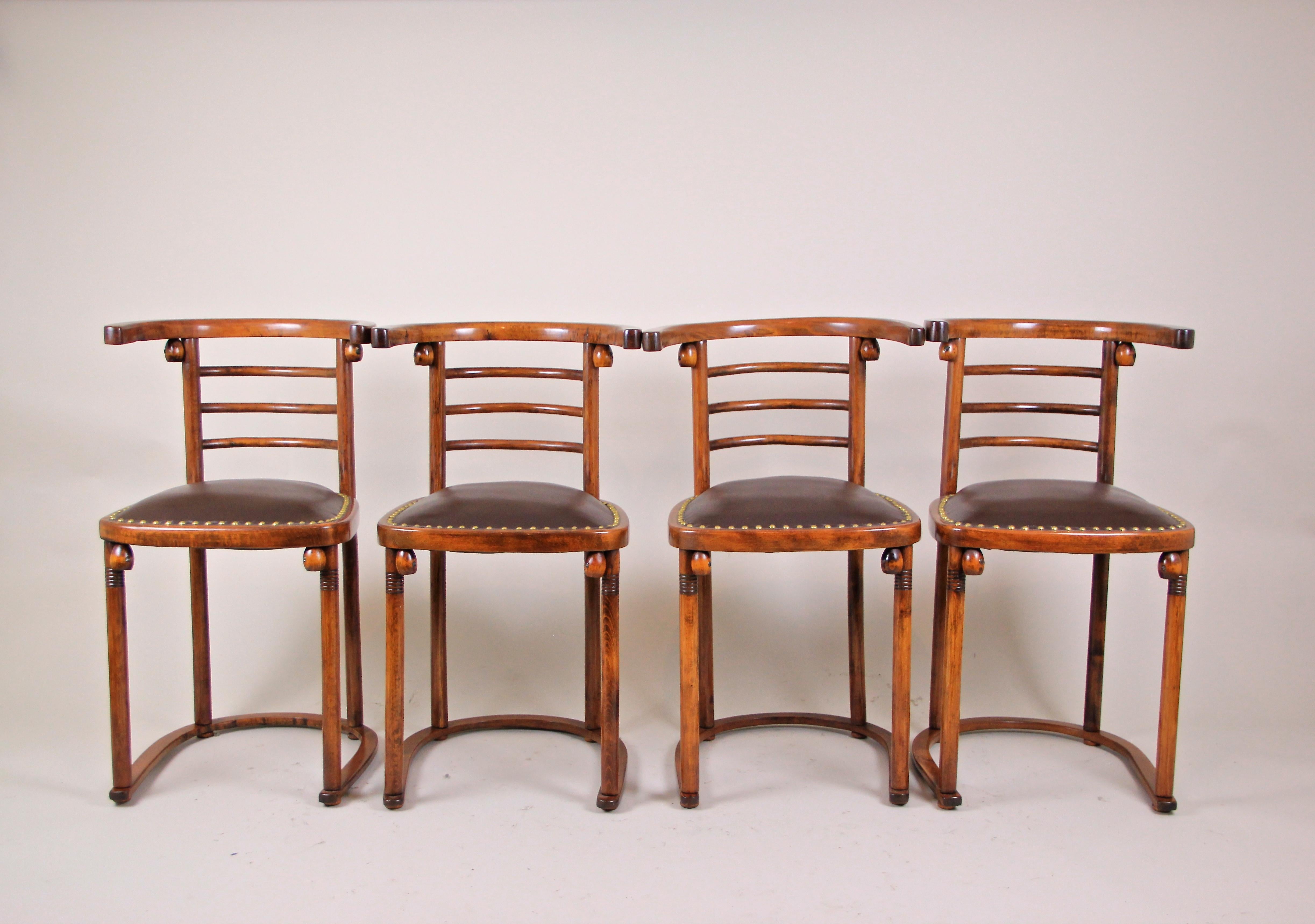 Set of Fledermaus Chairs by J. Hoffmann & Thonet Coffee Table, Austria, ca. 1907 In Good Condition In Lichtenberg, AT