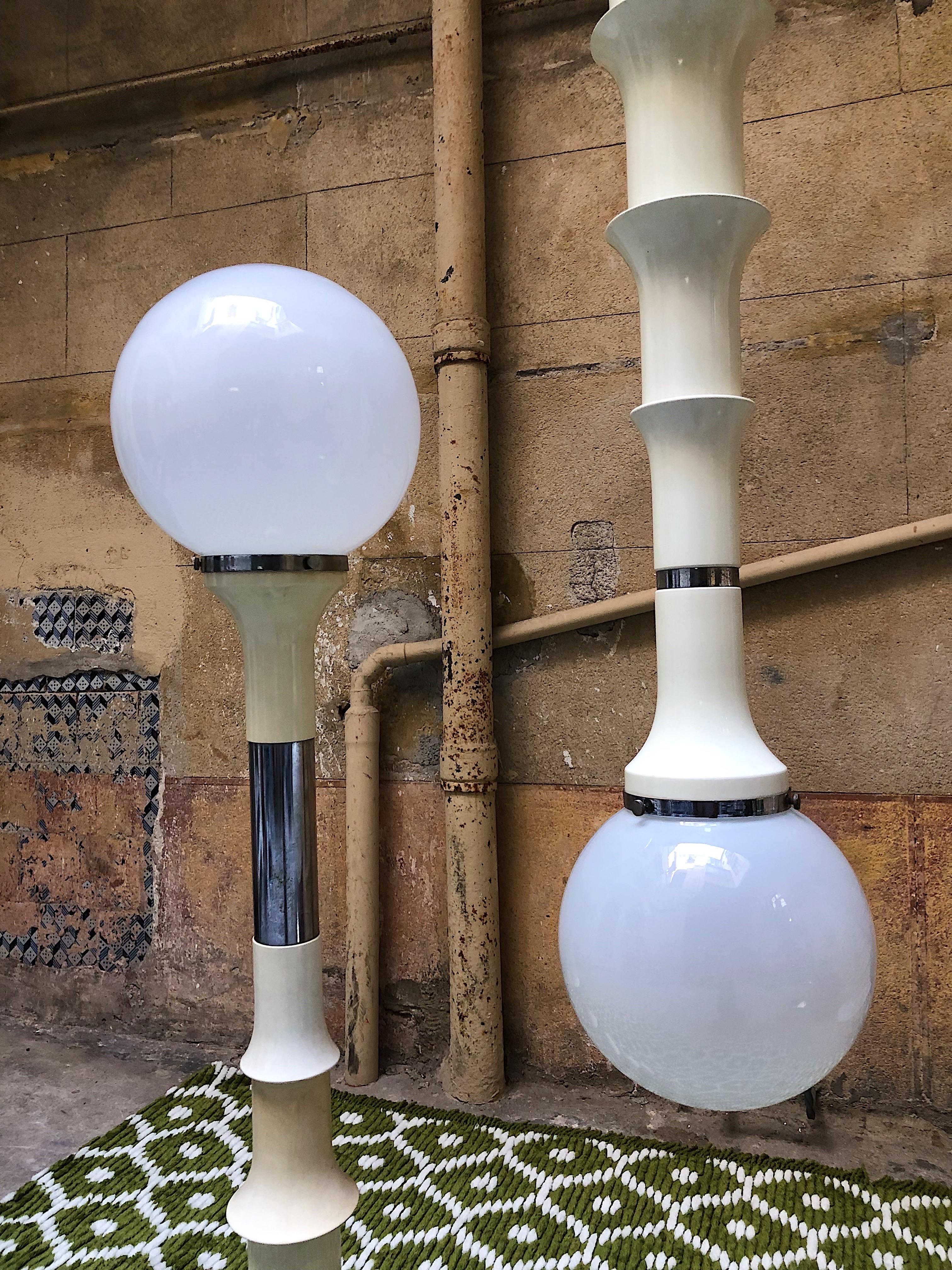 Italian Set of floor and ceiling light designed by Enrico Tronconi for vistosi  For Sale