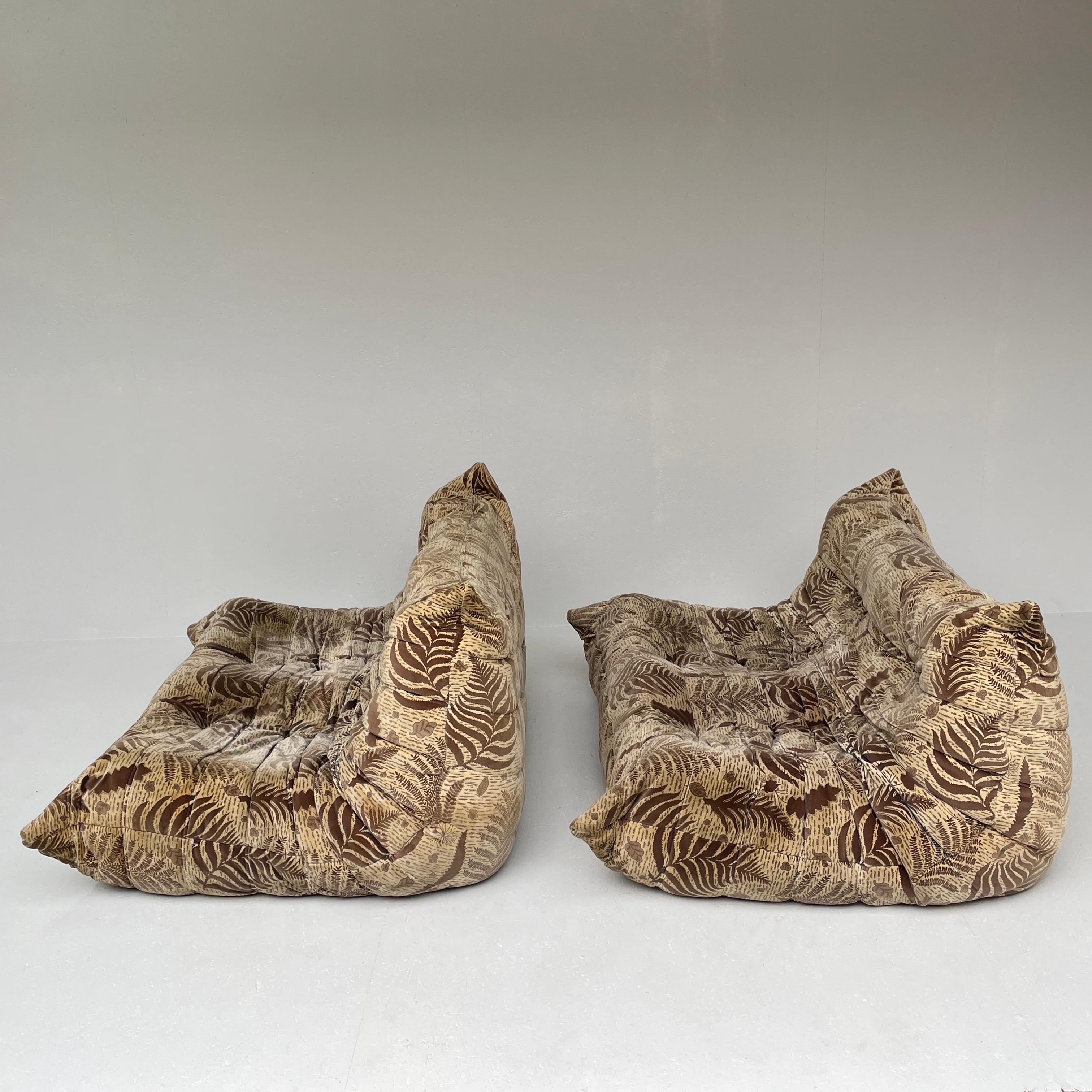 Set of Floral 2 Seater Togo by Michel Ducaroy for Ligne Roset in Original Fabric 5